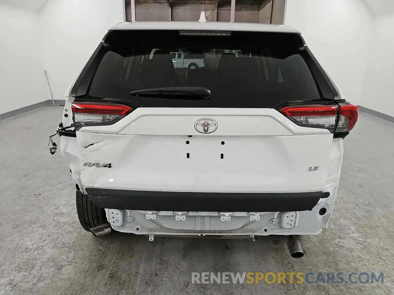 6 Photograph of a damaged car 2T3H1RFV6RW319564 TOYOTA RAV4 2024