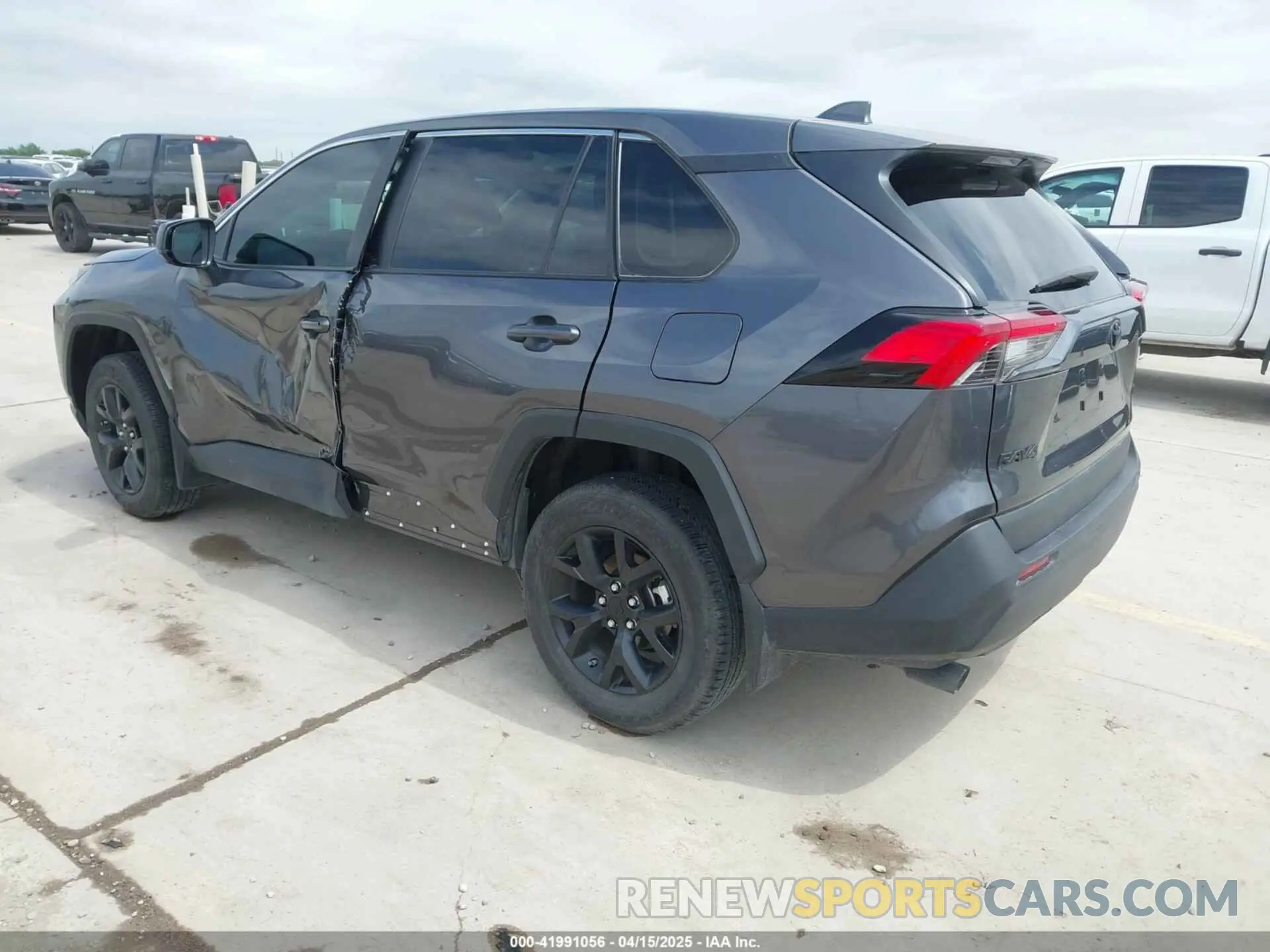 3 Photograph of a damaged car 2T3H1RFV7RC275981 TOYOTA RAV4 2024