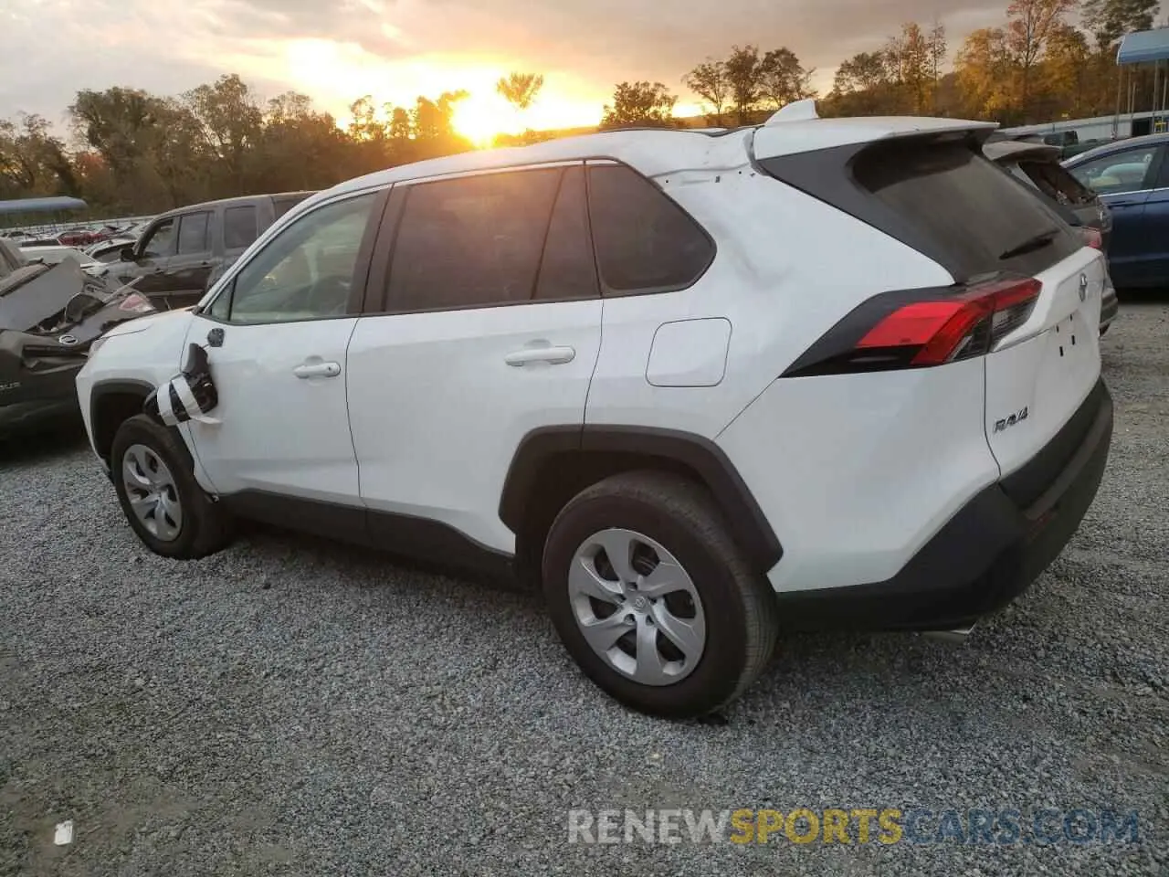 2 Photograph of a damaged car 2T3H1RFV7RW309318 TOYOTA RAV4 2024