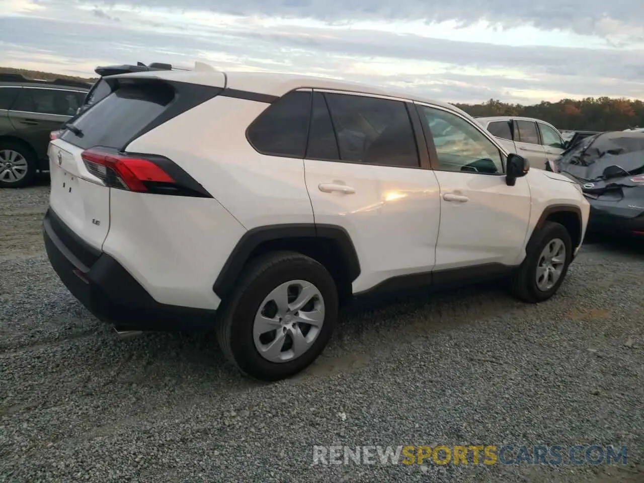 3 Photograph of a damaged car 2T3H1RFV7RW309318 TOYOTA RAV4 2024