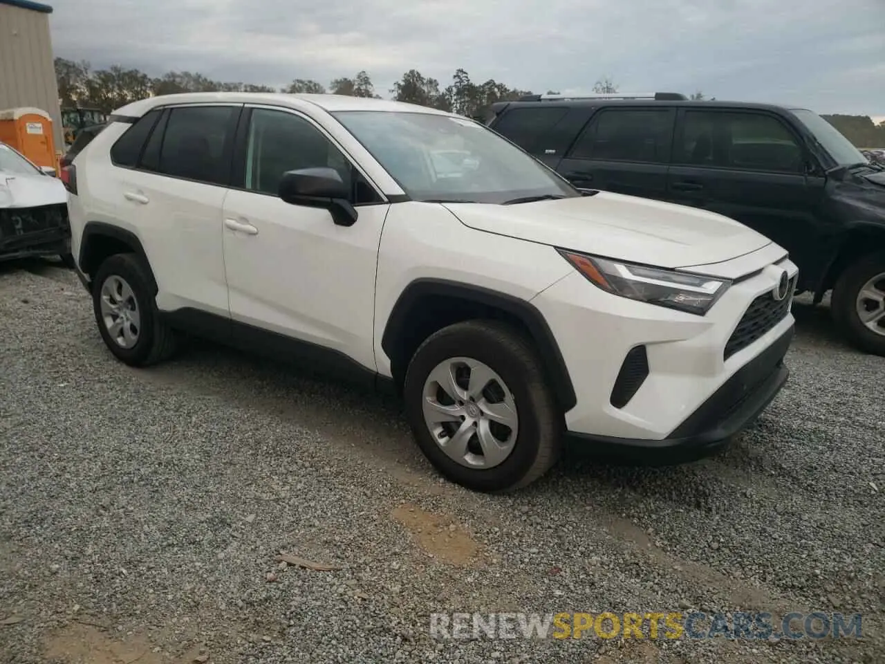 4 Photograph of a damaged car 2T3H1RFV7RW309318 TOYOTA RAV4 2024