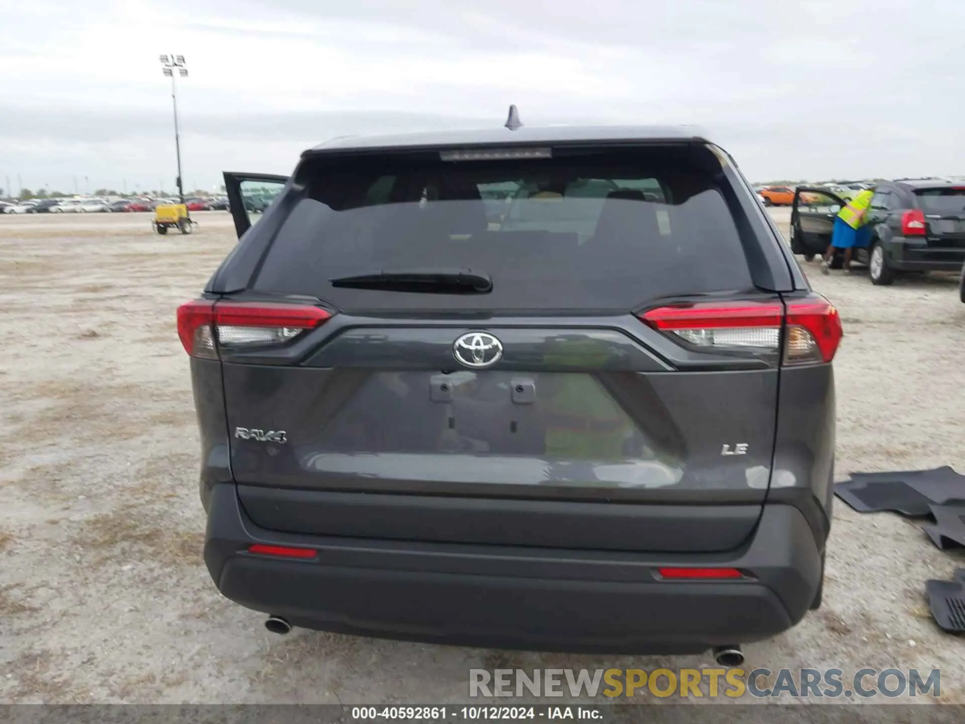 16 Photograph of a damaged car 2T3H1RFV8RC279568 TOYOTA RAV4 2024