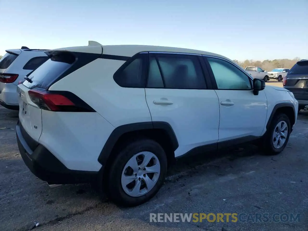 3 Photograph of a damaged car 2T3H1RFV8RC285919 TOYOTA RAV4 2024