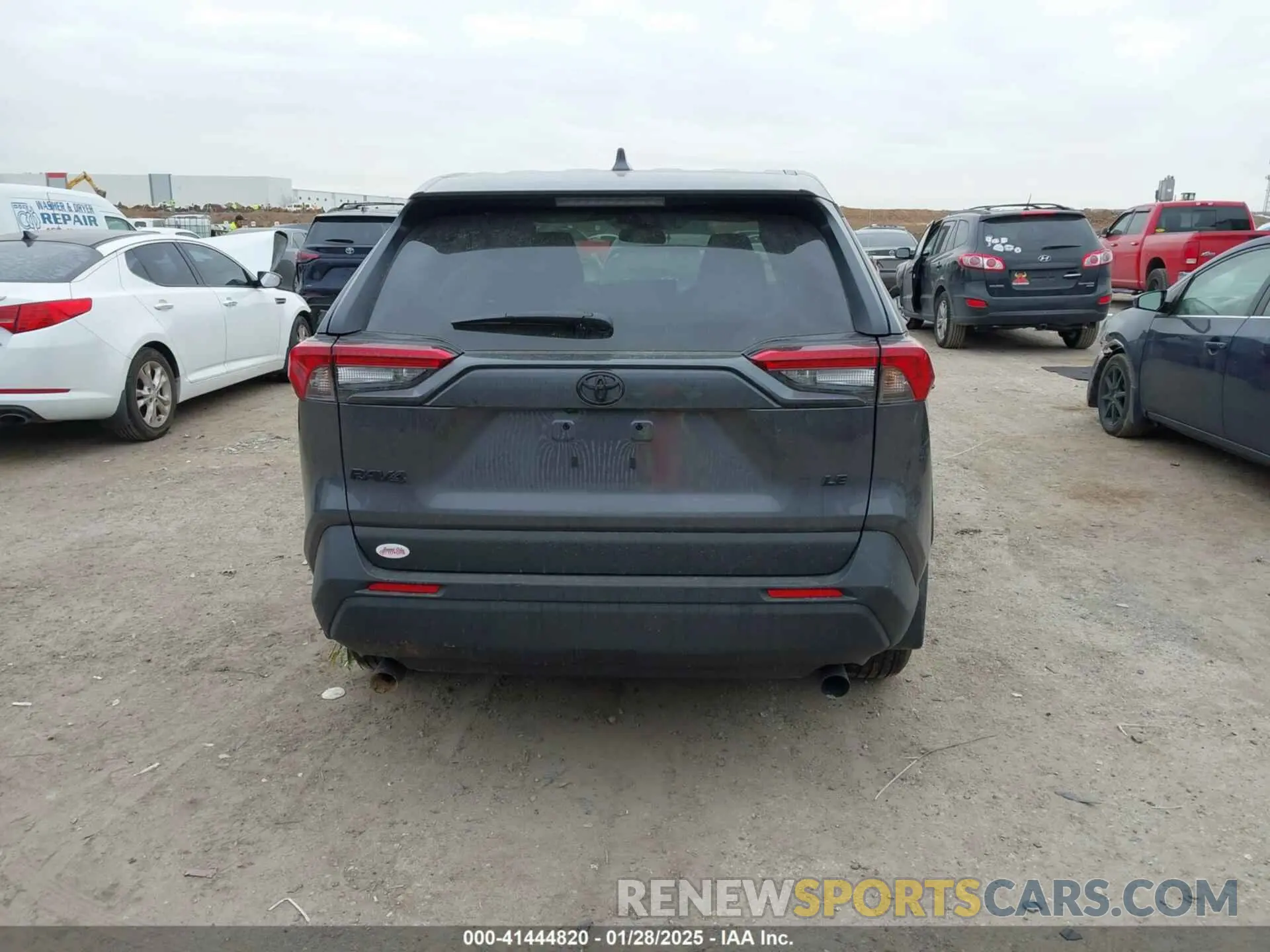 15 Photograph of a damaged car 2T3H1RFV8RC301133 TOYOTA RAV4 2024