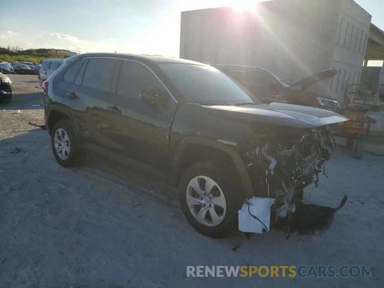 4 Photograph of a damaged car 2T3H1RFV8RW315256 TOYOTA RAV4 2024