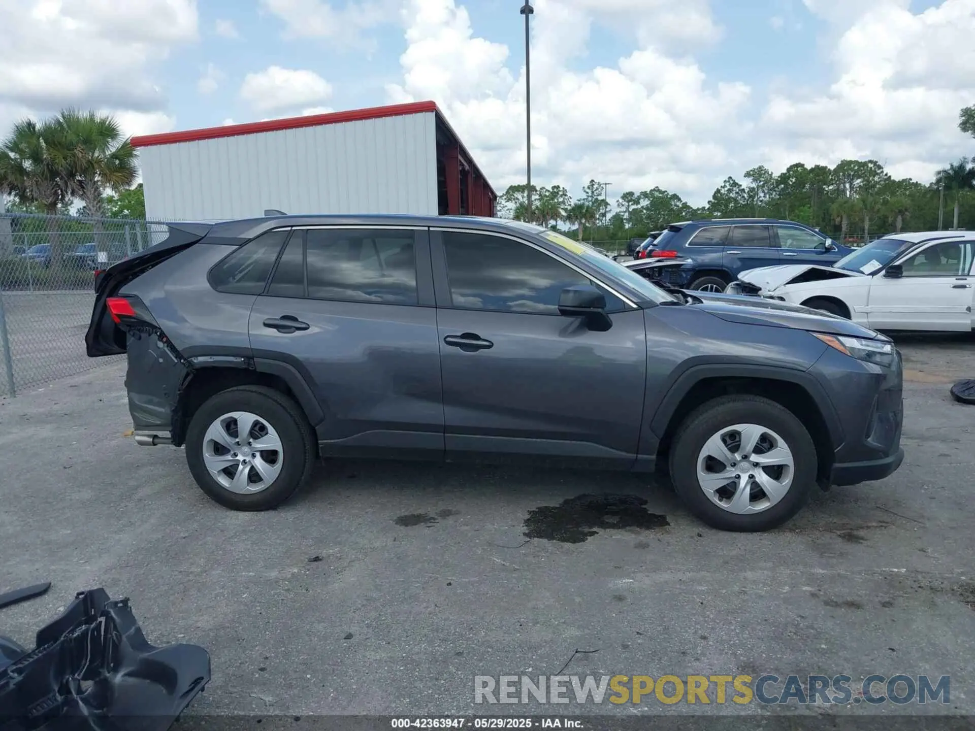 14 Photograph of a damaged car 2T3H1RFV9RC255814 TOYOTA RAV4 2024