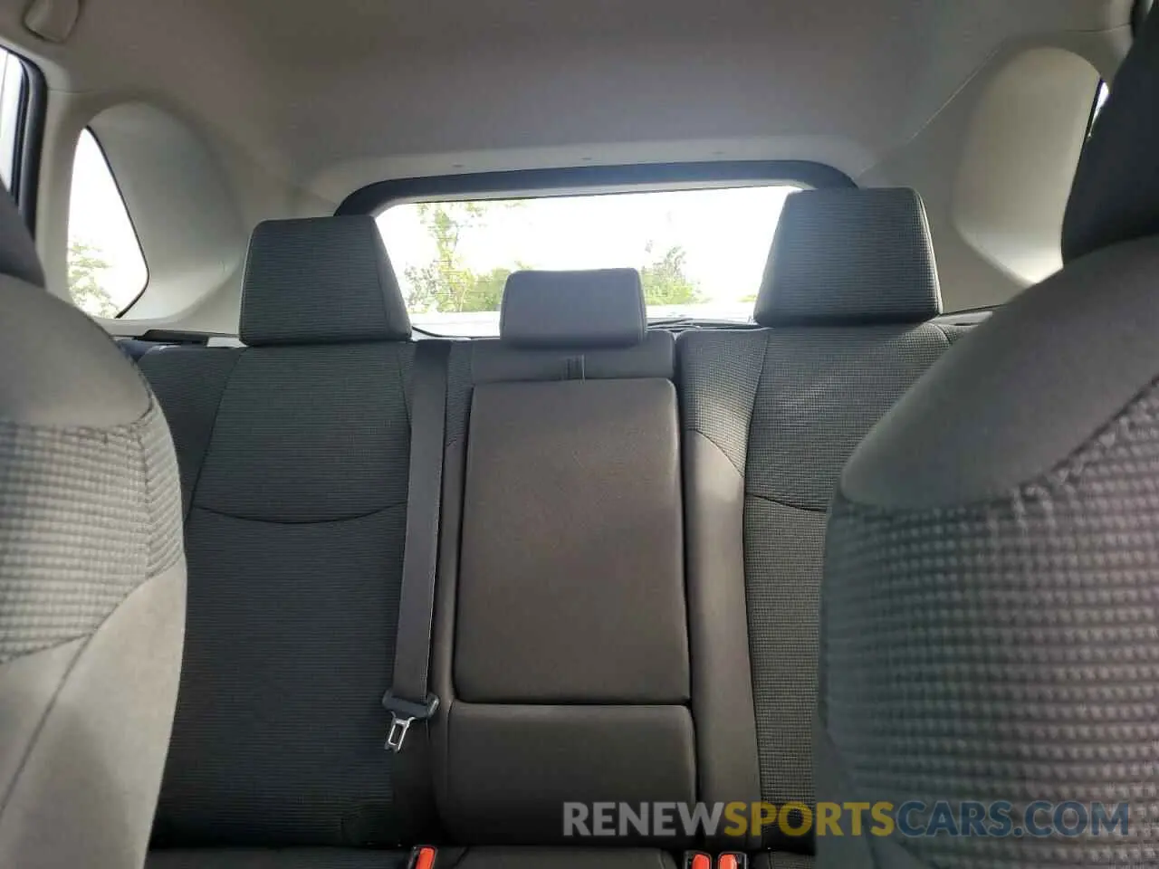 10 Photograph of a damaged car 2T3H1RFV9RC286996 TOYOTA RAV4 2024