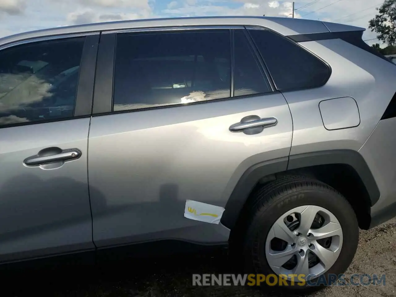 13 Photograph of a damaged car 2T3H1RFV9RC286996 TOYOTA RAV4 2024