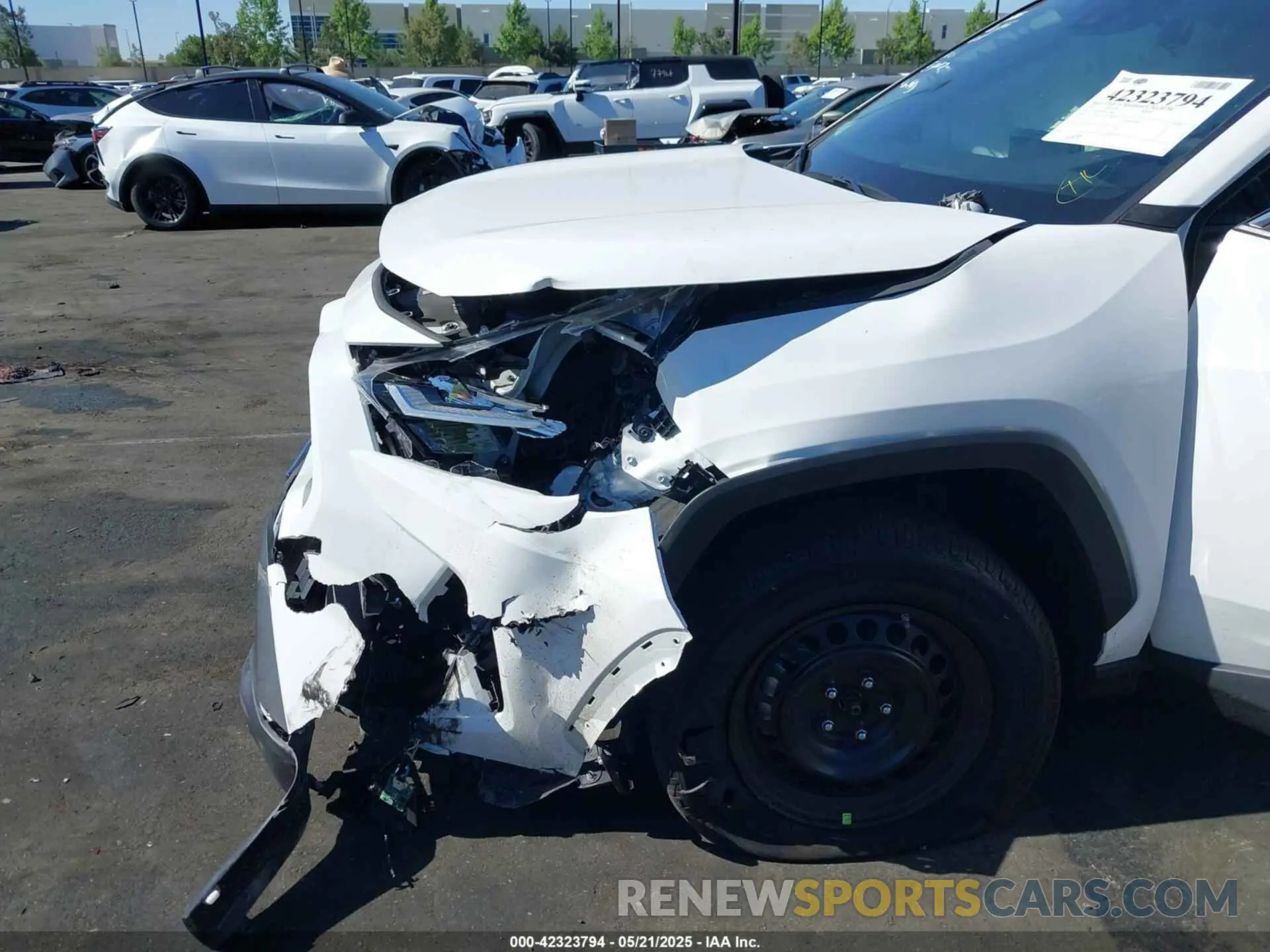 12 Photograph of a damaged car 2T3H1RFV9RW315864 TOYOTA RAV4 2024