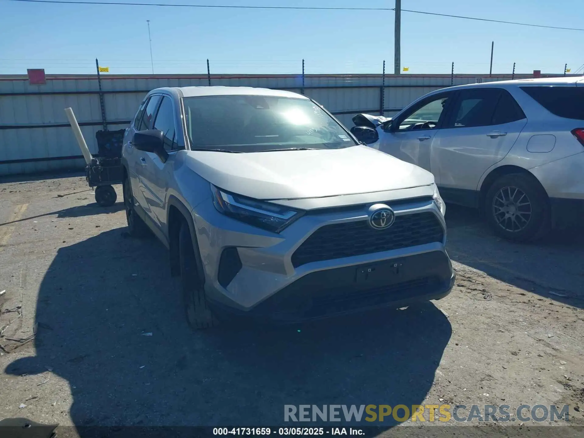 1 Photograph of a damaged car 2T3H1RFV9RW348024 TOYOTA RAV4 2024