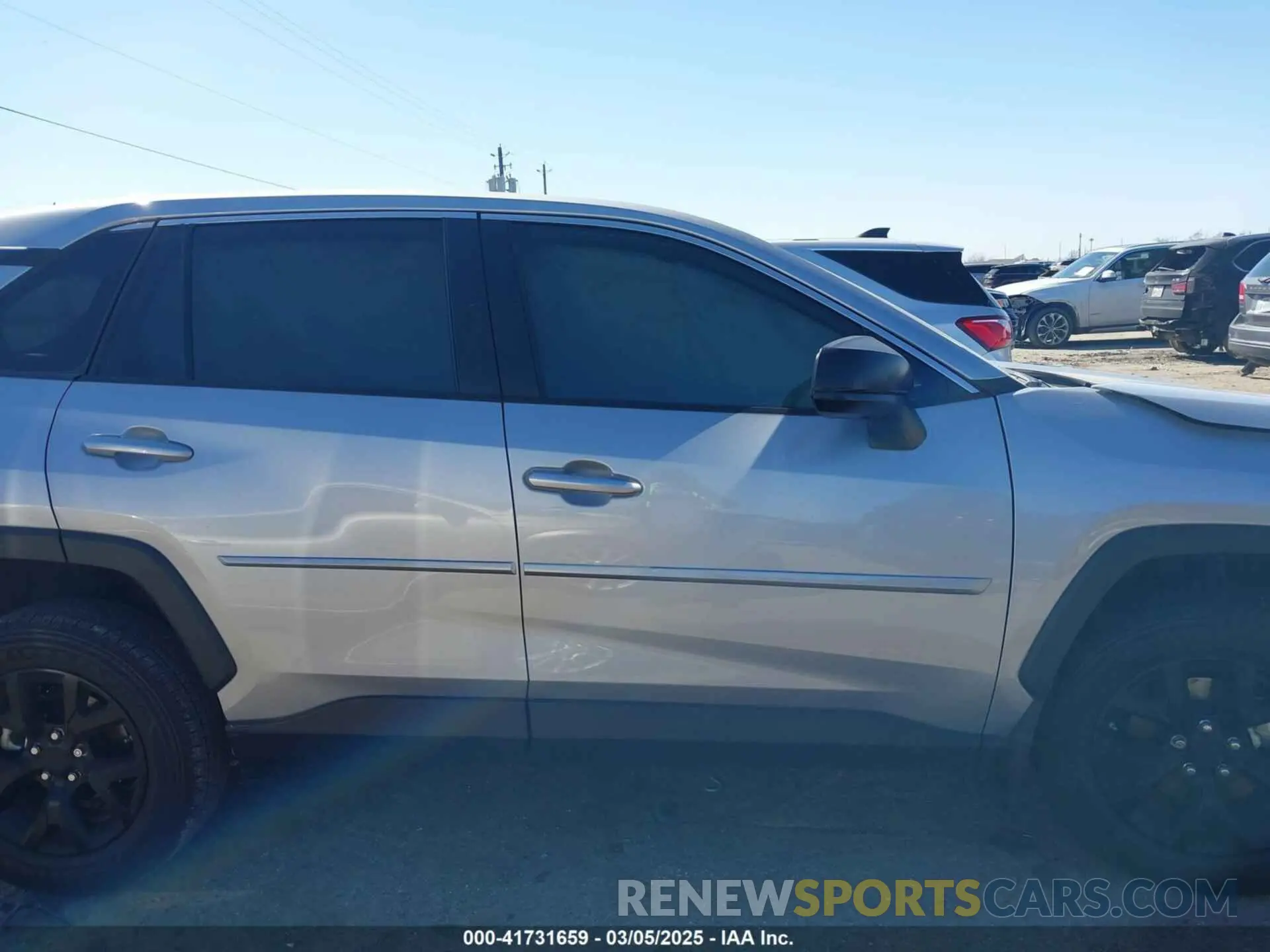 12 Photograph of a damaged car 2T3H1RFV9RW348024 TOYOTA RAV4 2024