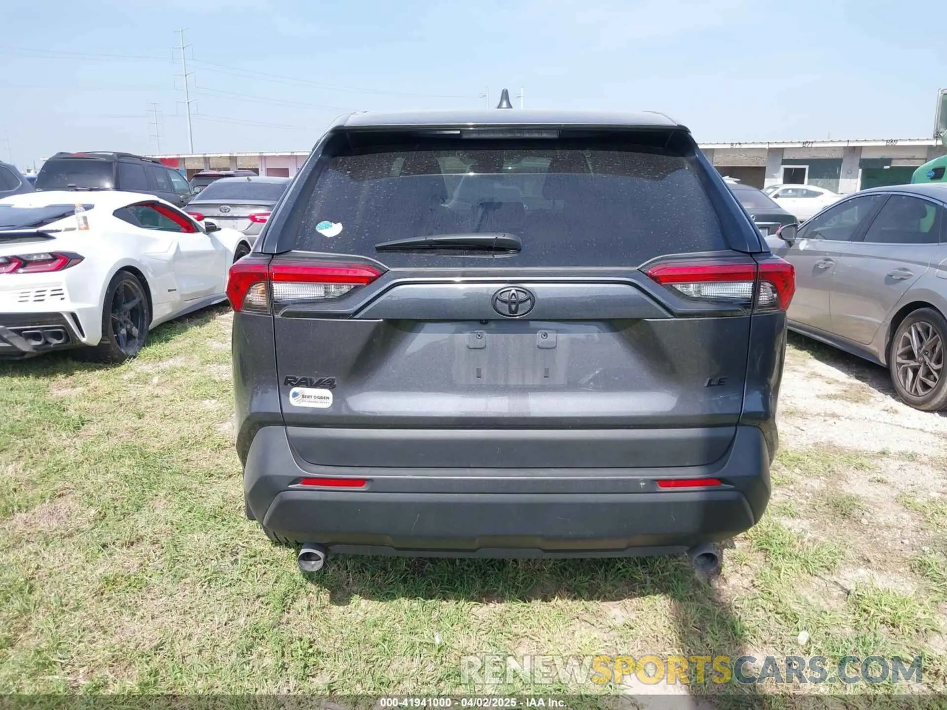 16 Photograph of a damaged car 2T3H1RFVXRC259872 TOYOTA RAV4 2024
