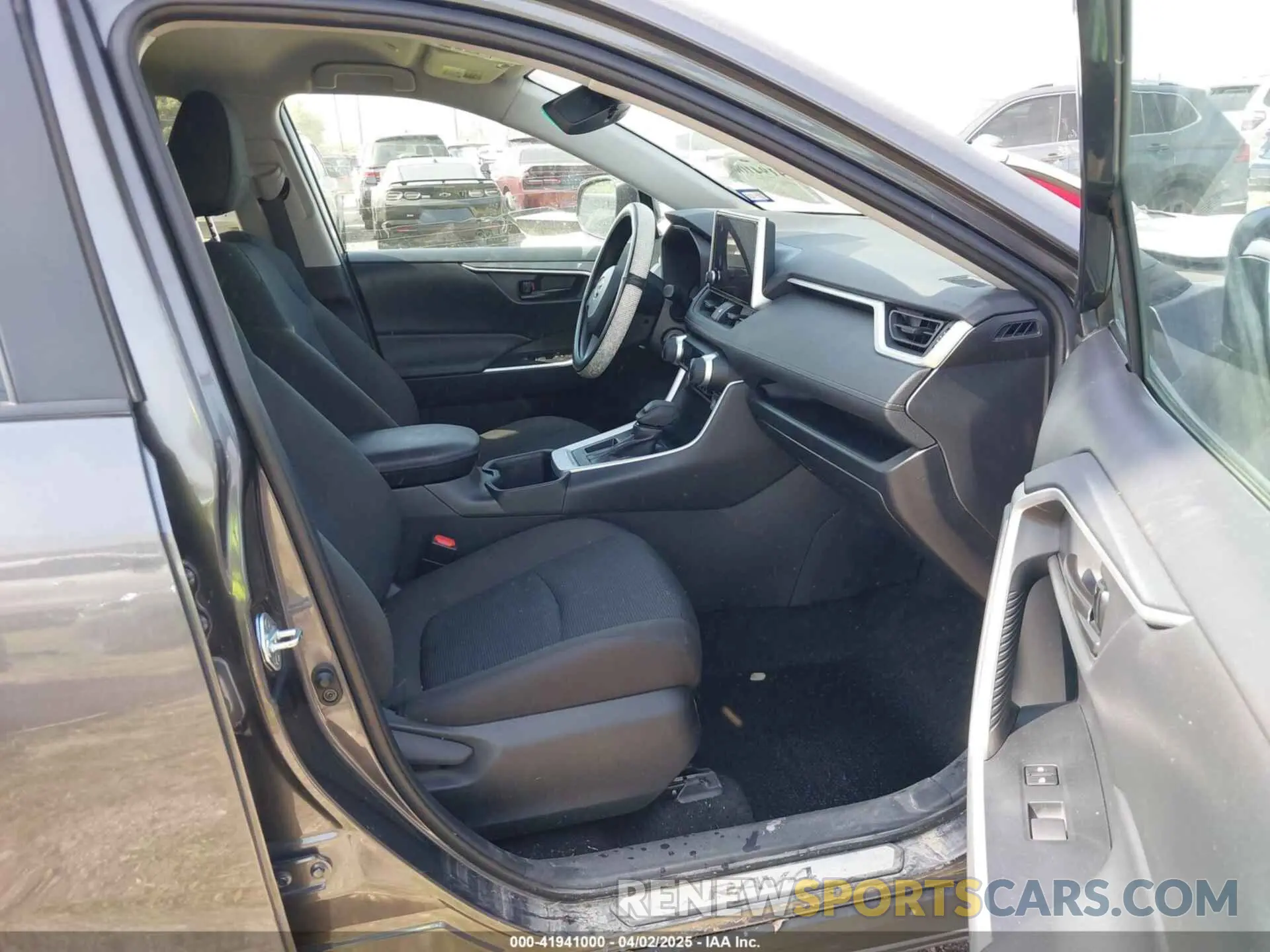 5 Photograph of a damaged car 2T3H1RFVXRC259872 TOYOTA RAV4 2024