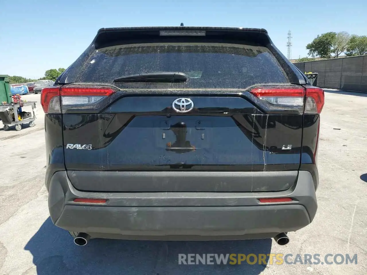 6 Photograph of a damaged car 2T3H1RFVXRC273612 TOYOTA RAV4 2024