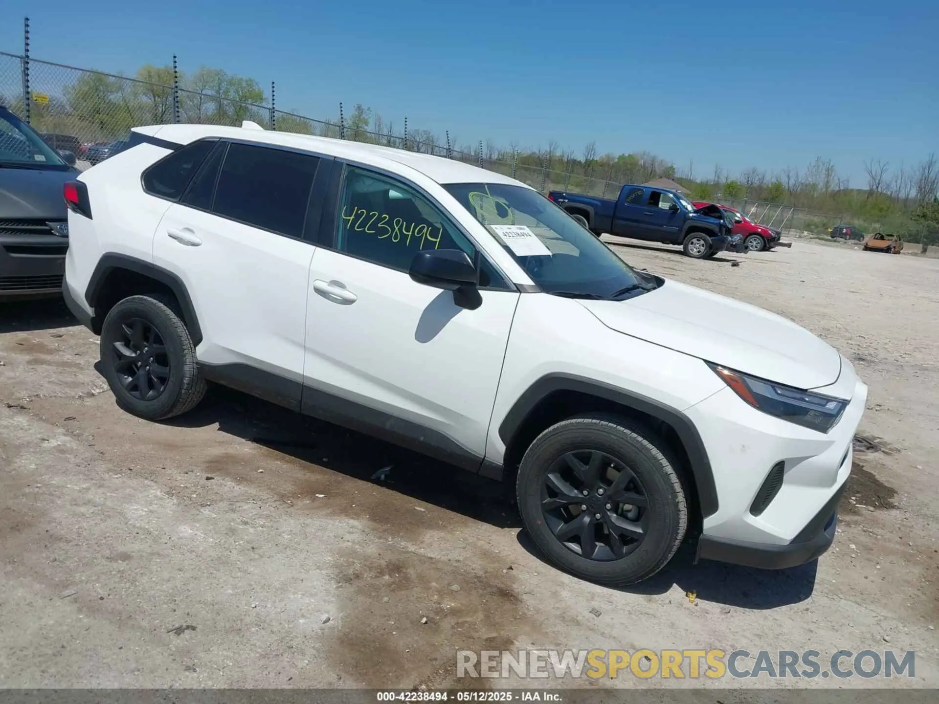 1 Photograph of a damaged car 2T3H1RFVXRW308874 TOYOTA RAV4 2024