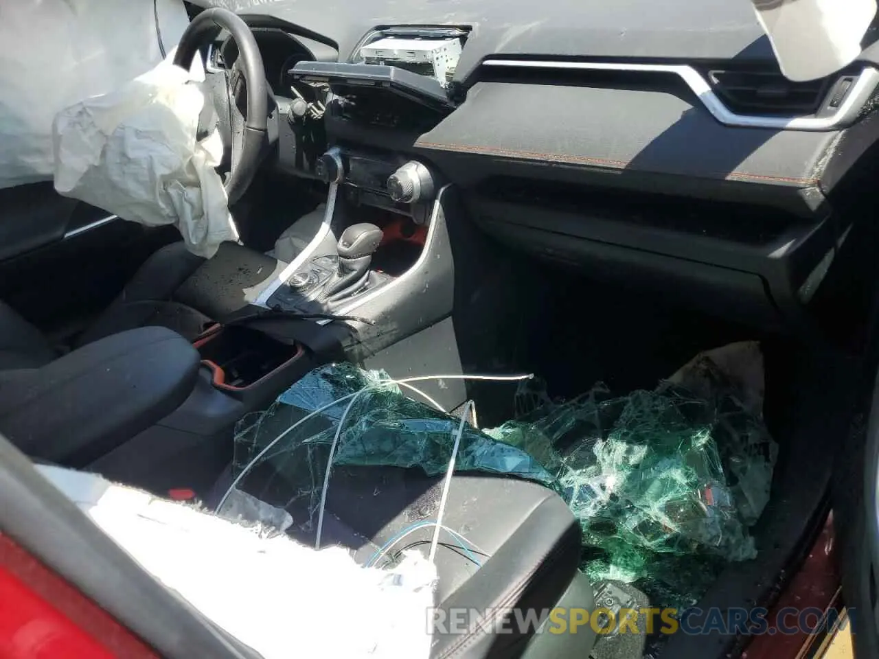 8 Photograph of a damaged car 2T3J1RFV0RW461264 TOYOTA RAV4 2024