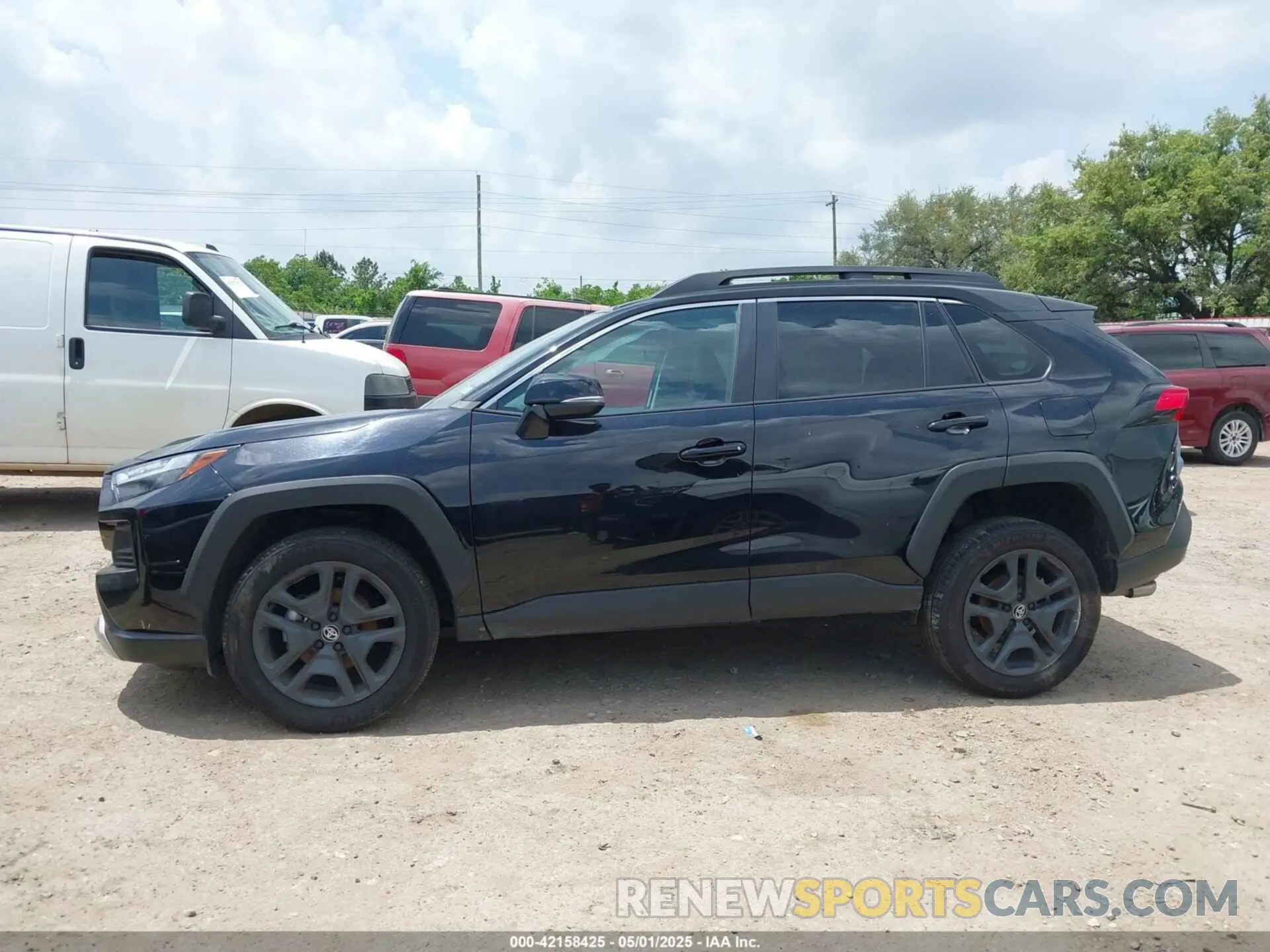 15 Photograph of a damaged car 2T3J1RFV1RW471463 TOYOTA RAV4 2024