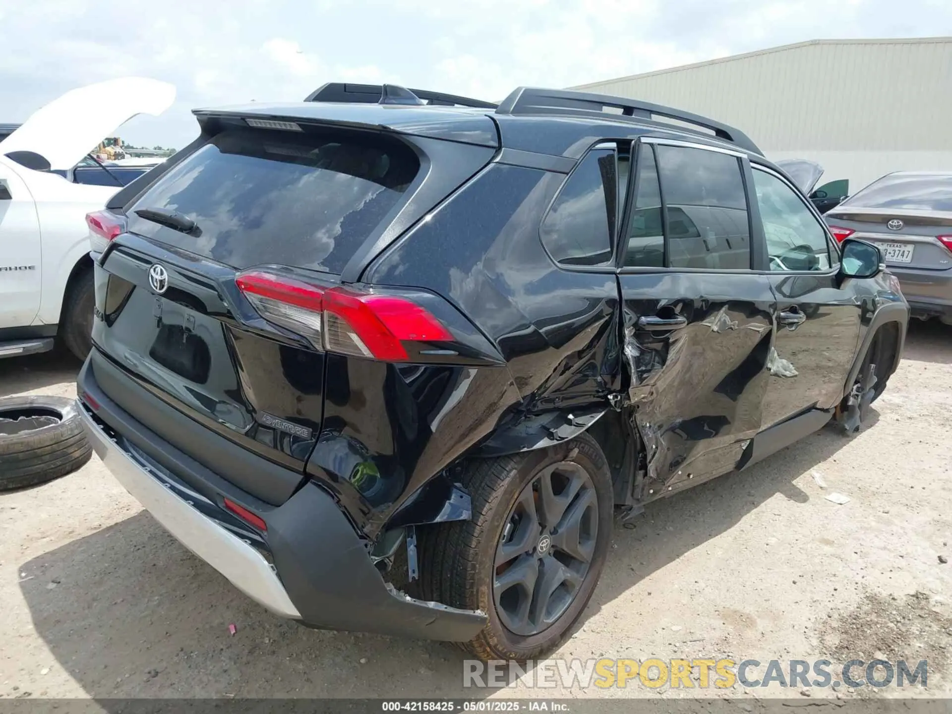 4 Photograph of a damaged car 2T3J1RFV1RW471463 TOYOTA RAV4 2024
