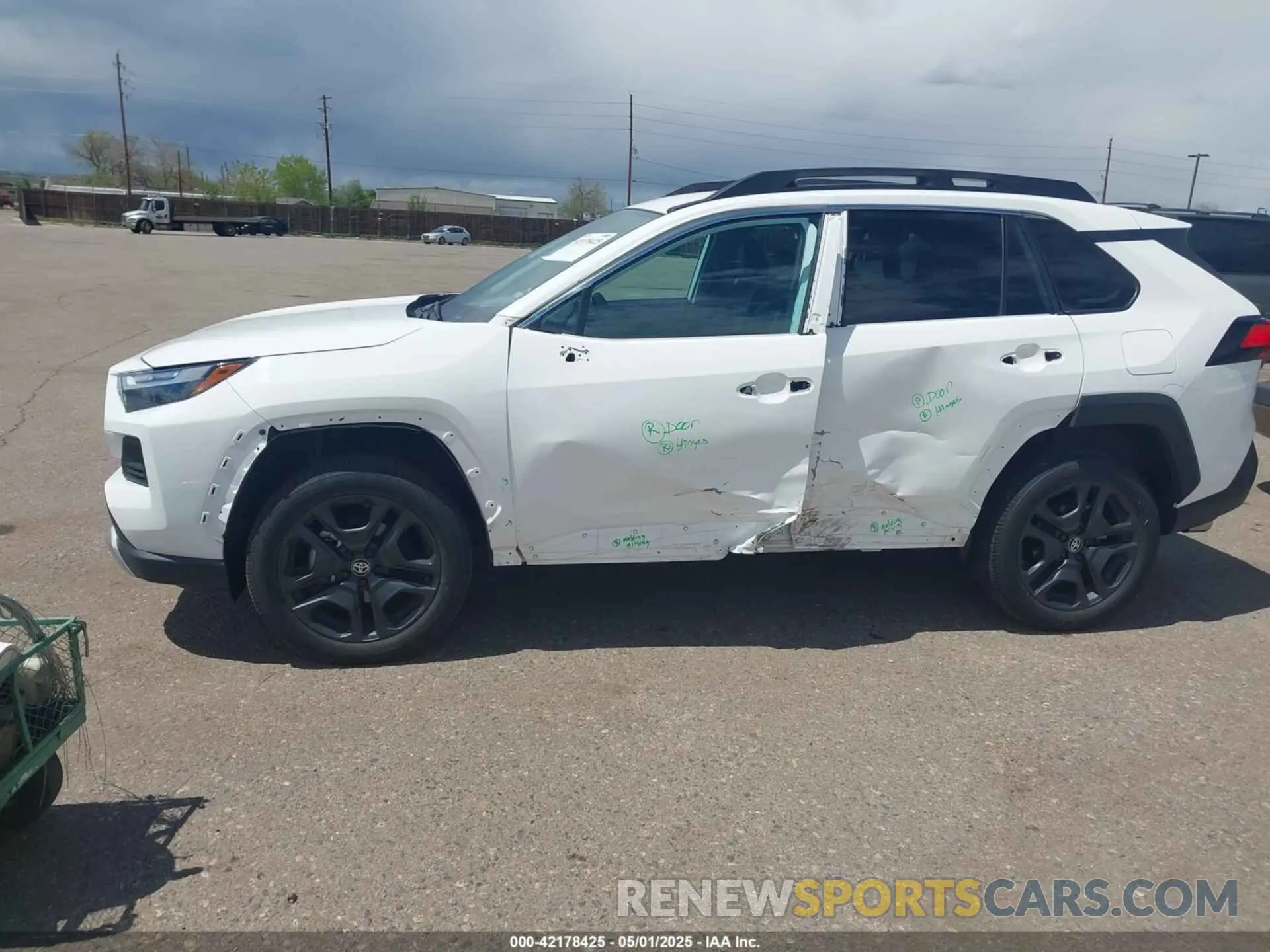 14 Photograph of a damaged car 2T3J1RFV8RW472982 TOYOTA RAV4 2024