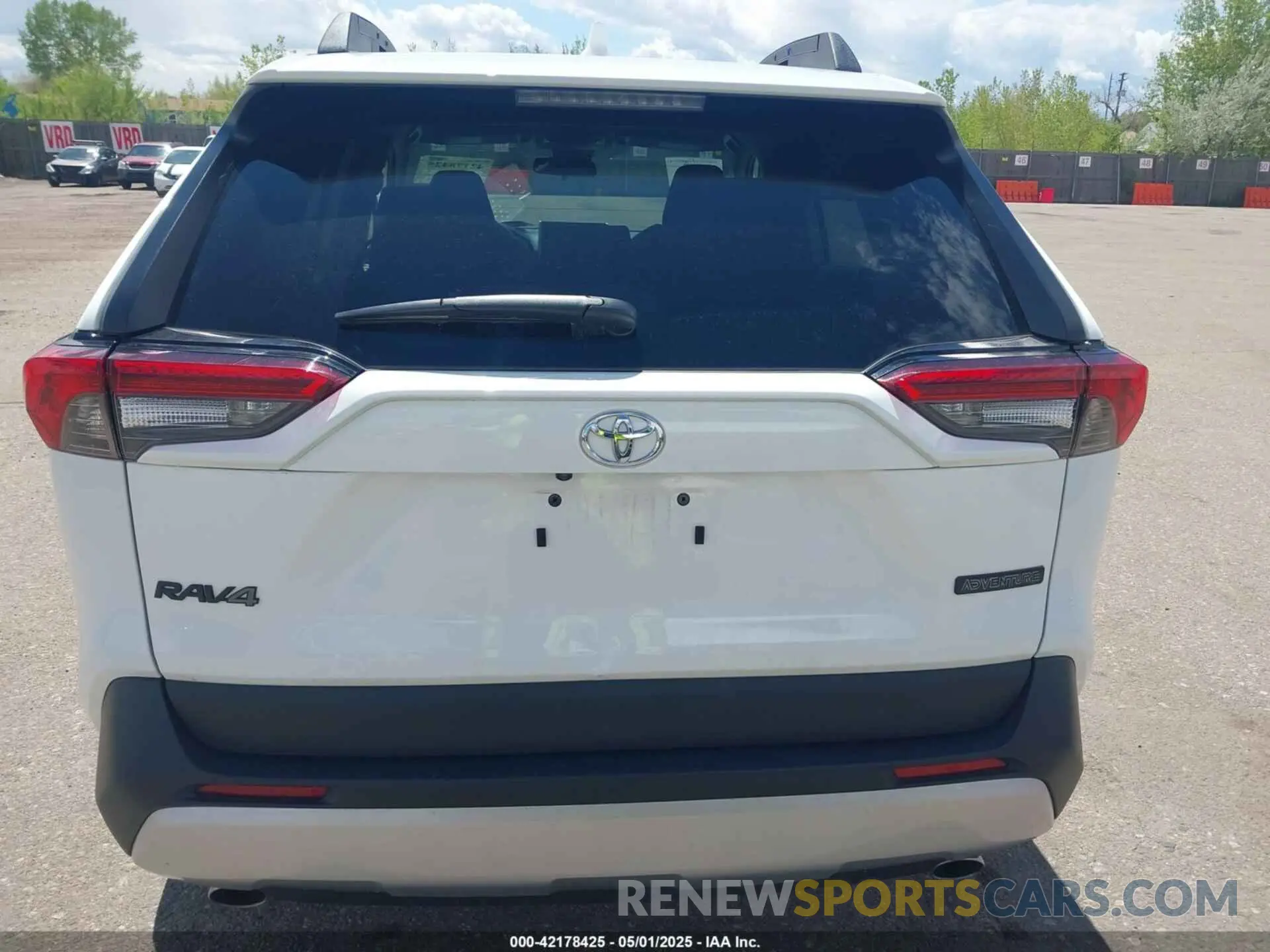 16 Photograph of a damaged car 2T3J1RFV8RW472982 TOYOTA RAV4 2024