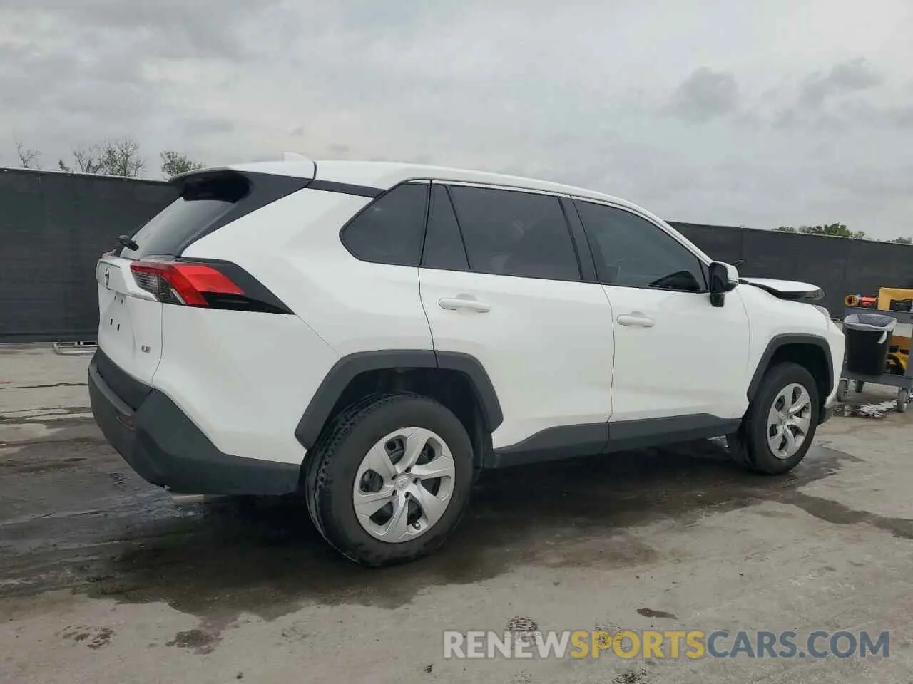 3 Photograph of a damaged car 2T3K1RFV0RC263340 TOYOTA RAV4 2024
