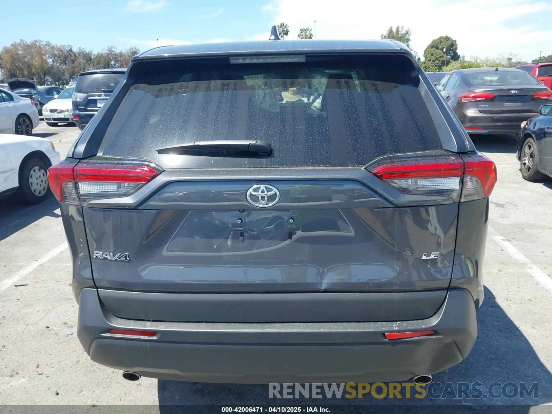 16 Photograph of a damaged car 2T3K1RFV2RW342491 TOYOTA RAV4 2024