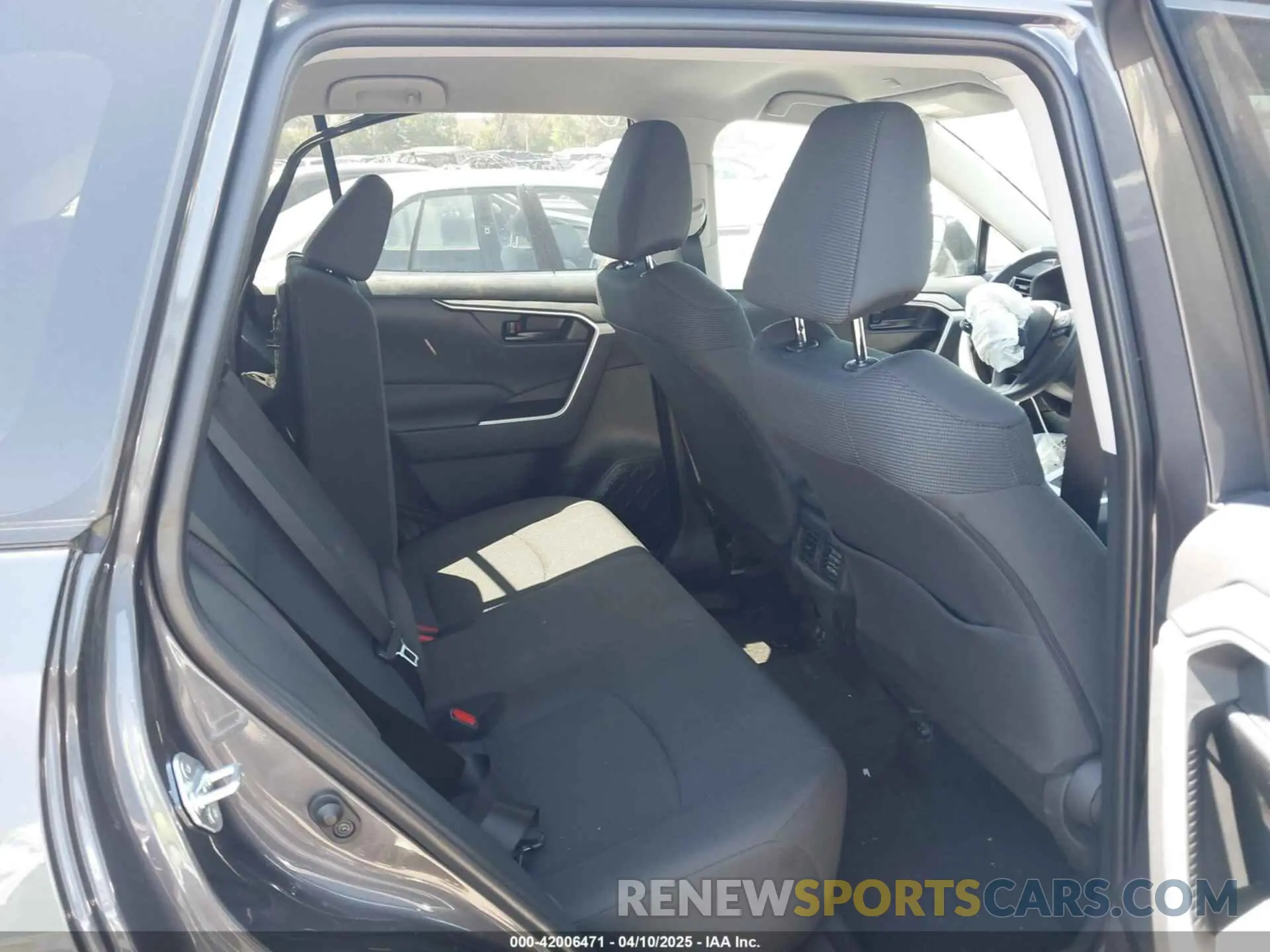 8 Photograph of a damaged car 2T3K1RFV2RW342491 TOYOTA RAV4 2024