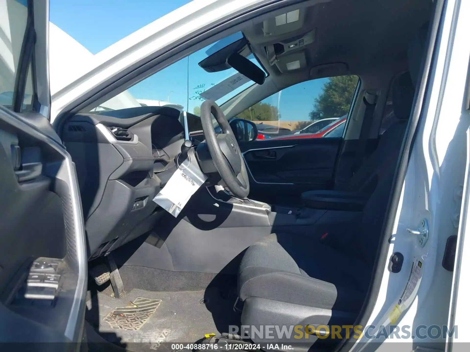 5 Photograph of a damaged car 2T3K1RFV4RW309055 TOYOTA RAV4 2024