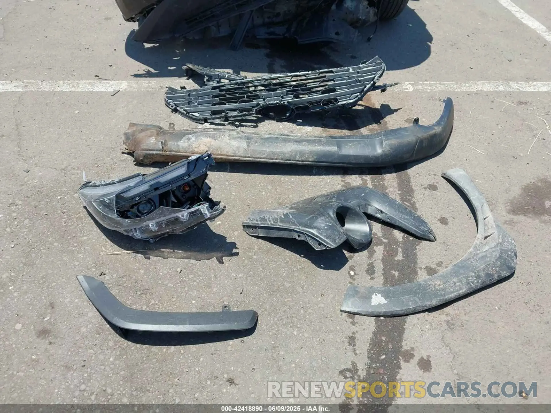 12 Photograph of a damaged car 2T3K1RFV5RC297063 TOYOTA RAV4 2024
