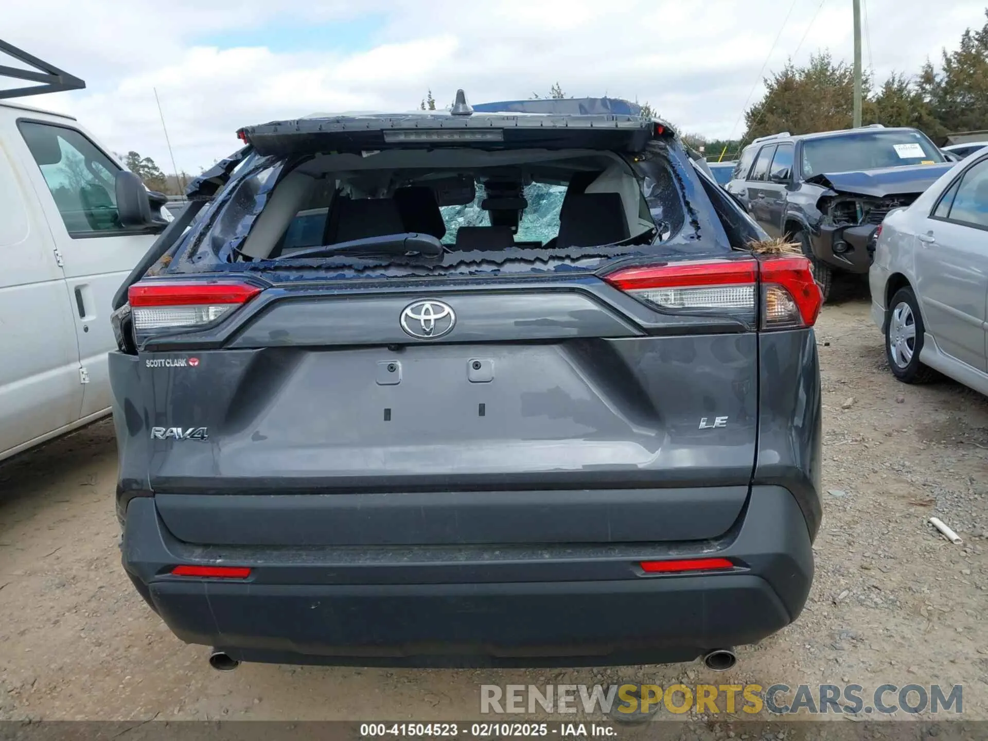 17 Photograph of a damaged car 2T3K1RFV7RC277770 TOYOTA RAV4 2024