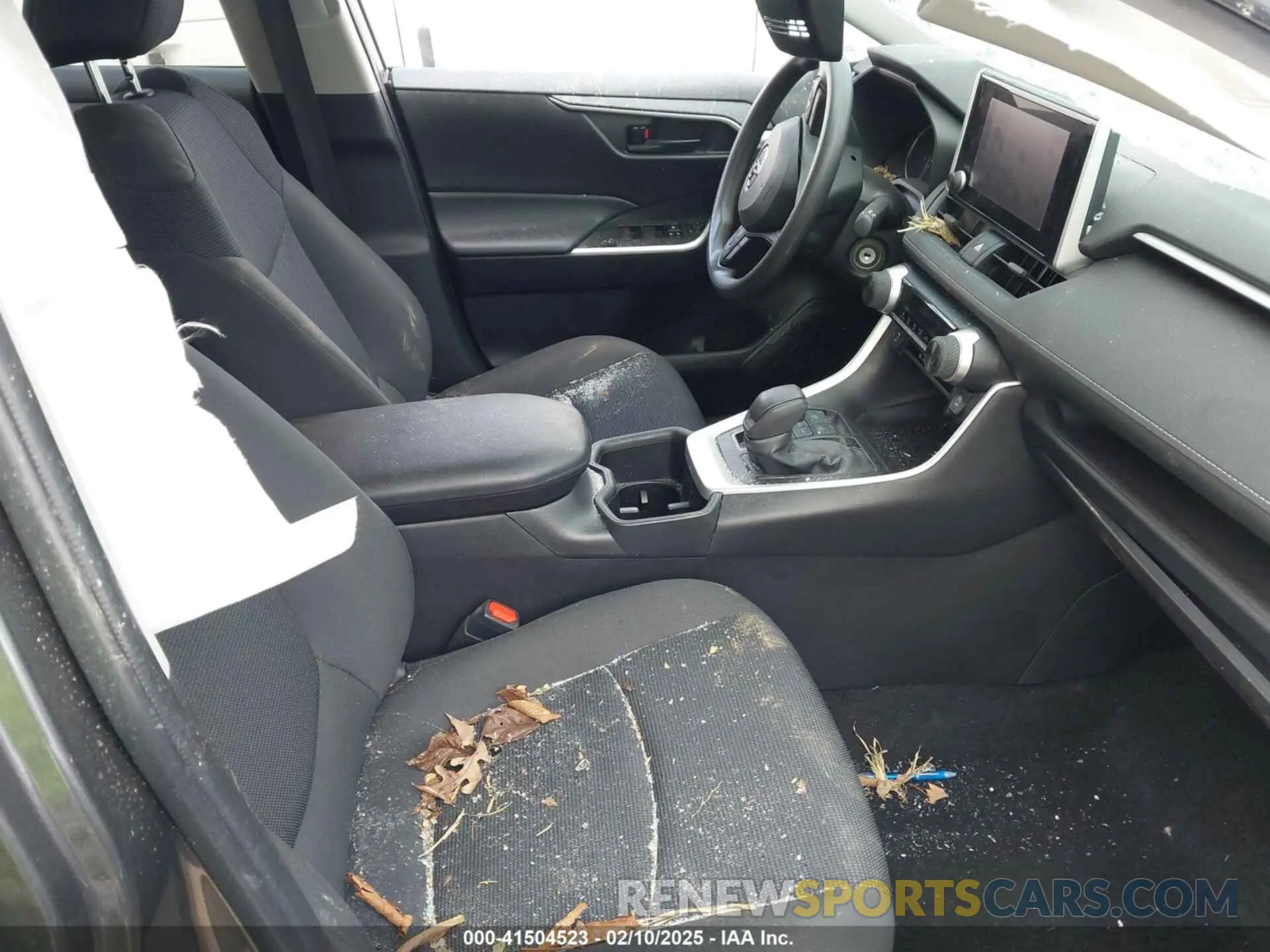 5 Photograph of a damaged car 2T3K1RFV7RC277770 TOYOTA RAV4 2024