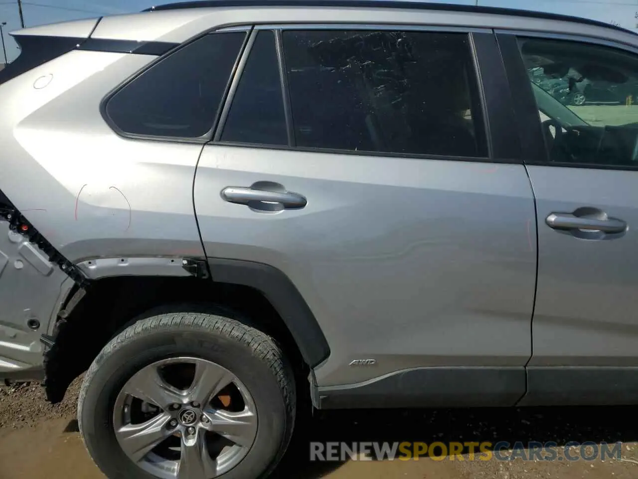 10 Photograph of a damaged car 2T3LWRFV0RW222419 TOYOTA RAV4 2024