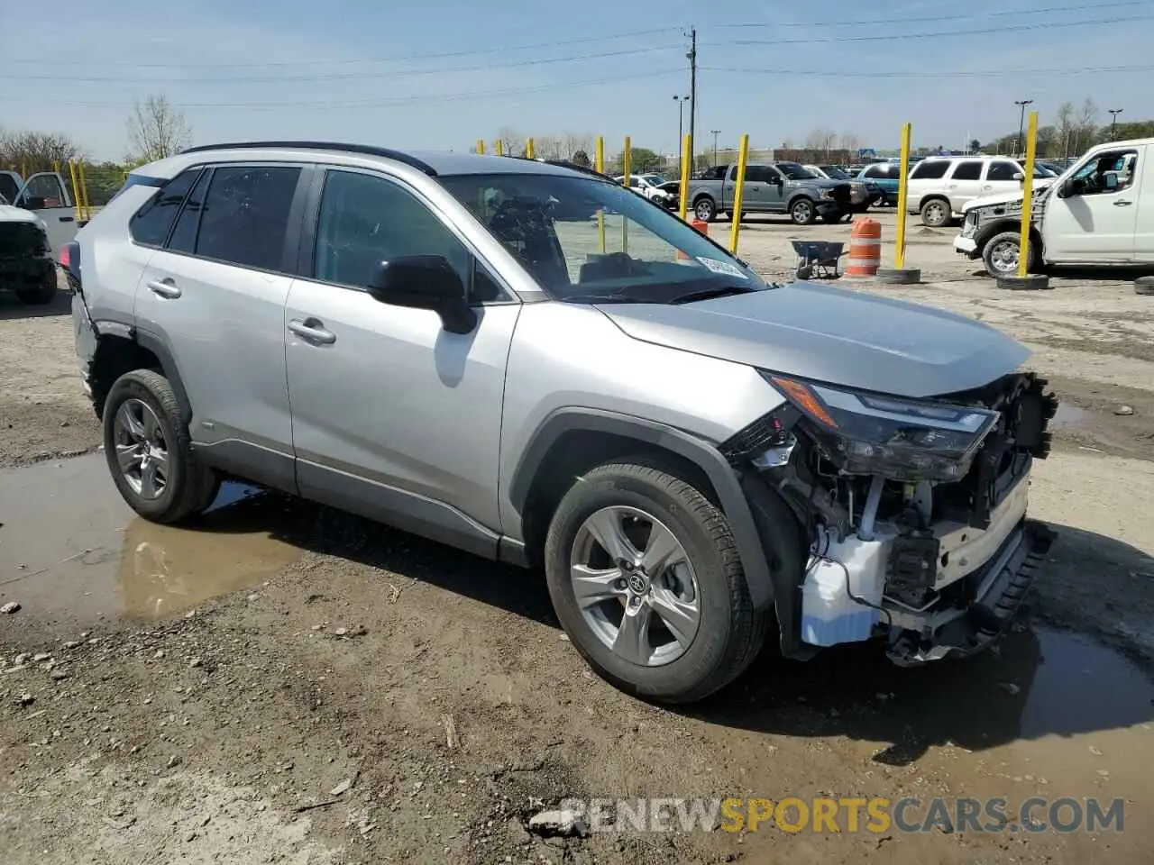 4 Photograph of a damaged car 2T3LWRFV0RW222419 TOYOTA RAV4 2024