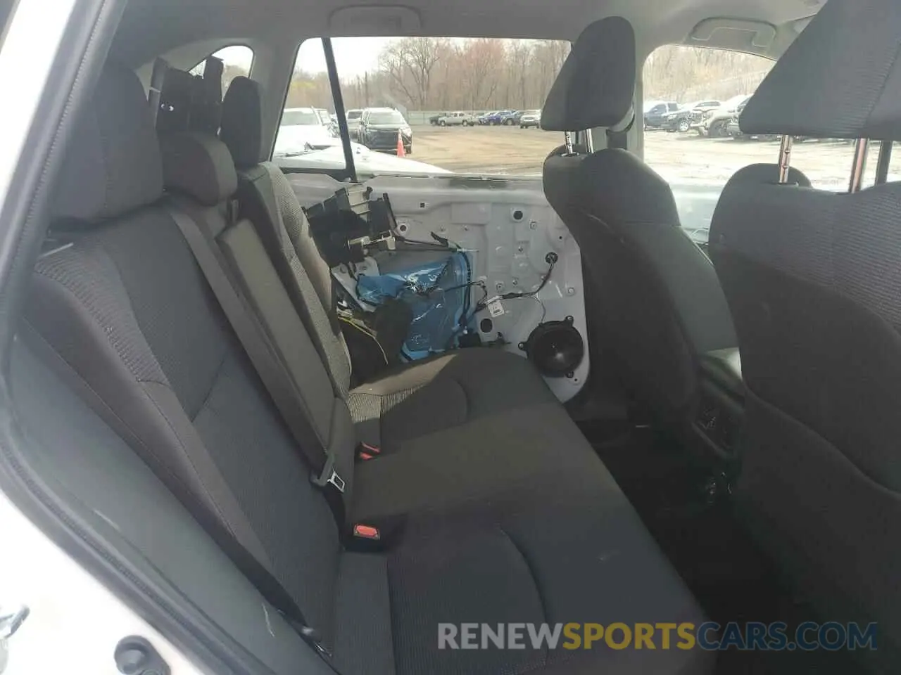 11 Photograph of a damaged car 2T3LWRFV7RW251108 TOYOTA RAV4 2024