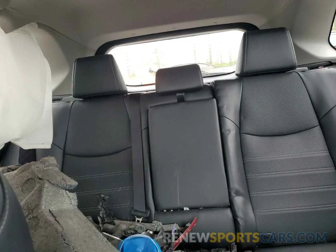 10 Photograph of a damaged car 2T3N1RFV0RW413488 TOYOTA RAV4 2024