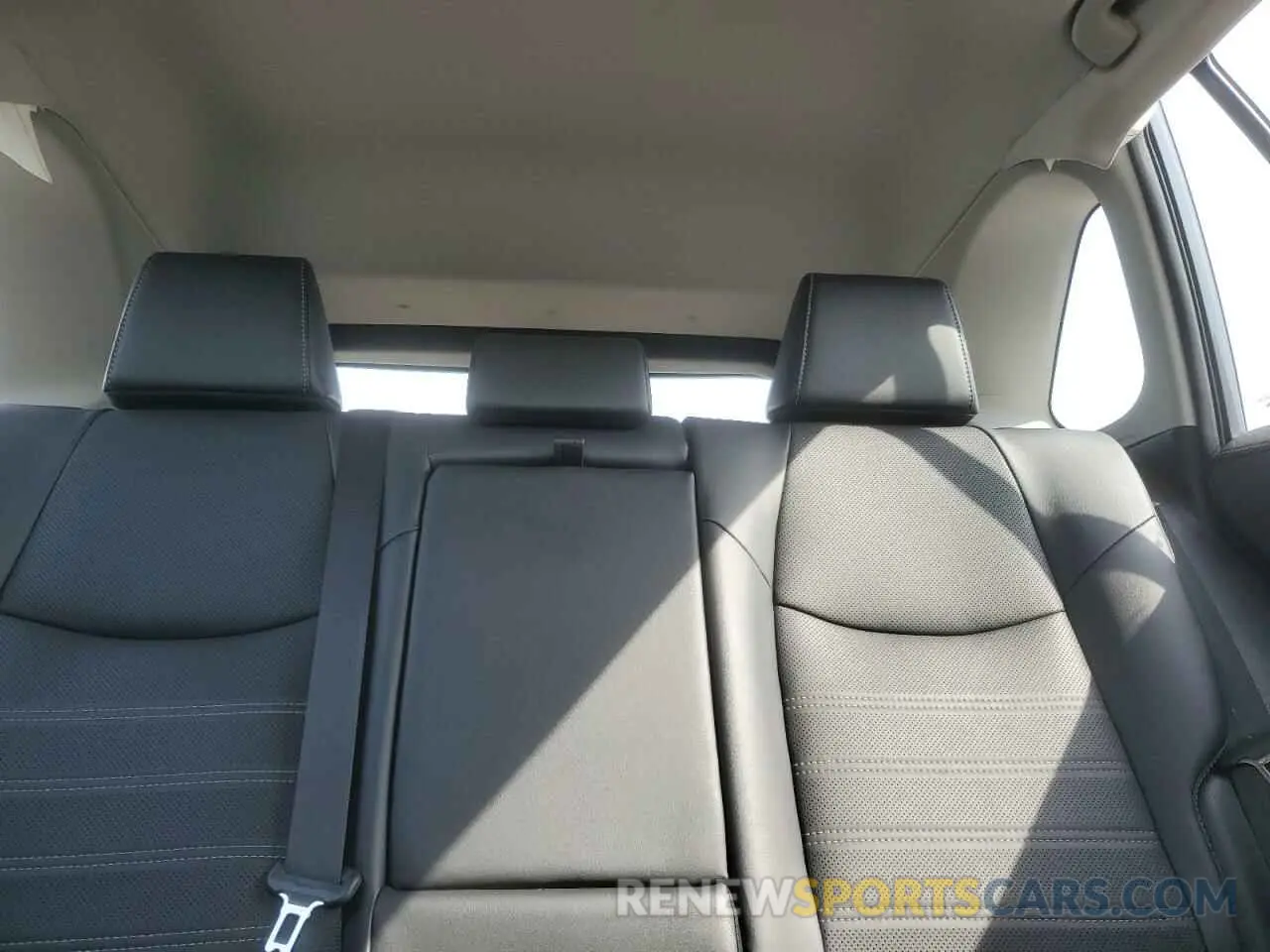 10 Photograph of a damaged car 2T3N1RFV8RW450546 TOYOTA RAV4 2024
