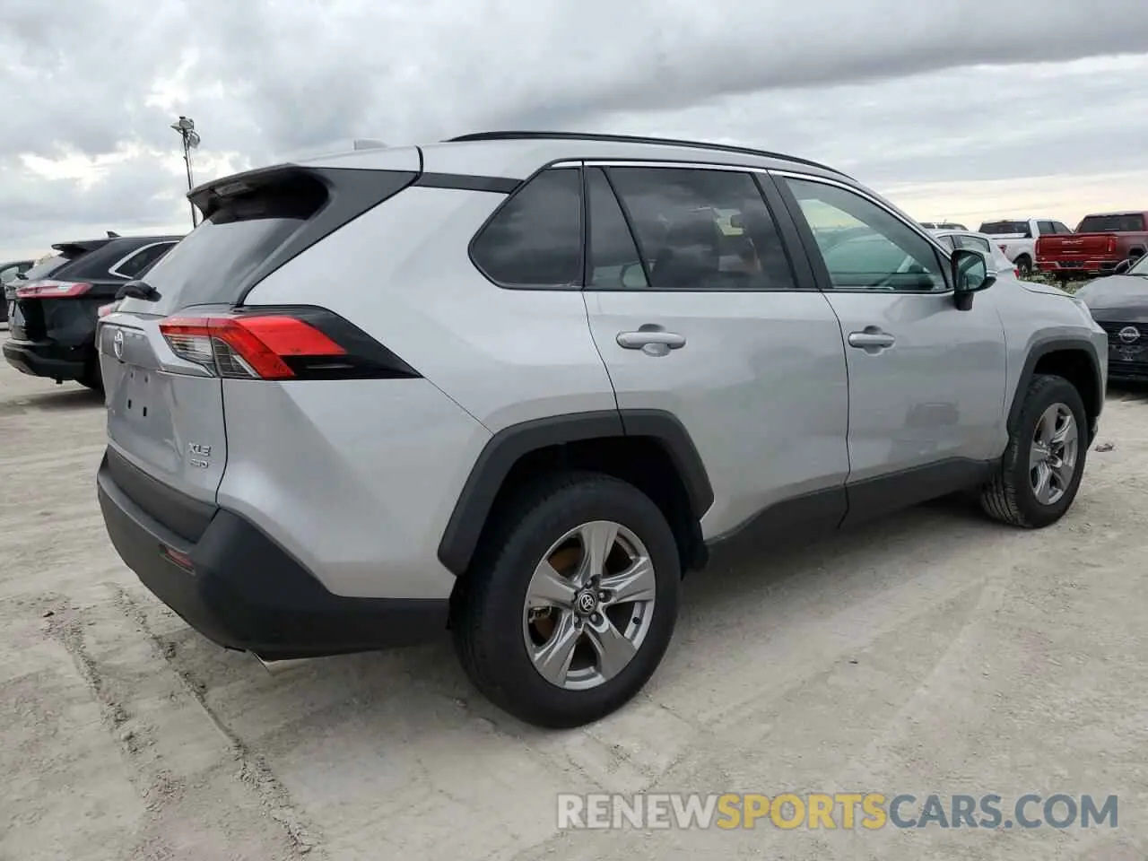 3 Photograph of a damaged car 2T3P1RFV0RC408463 TOYOTA RAV4 2024