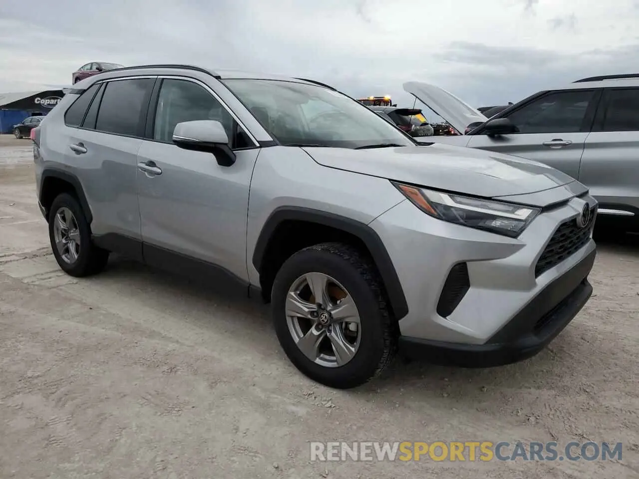 4 Photograph of a damaged car 2T3P1RFV0RC408463 TOYOTA RAV4 2024