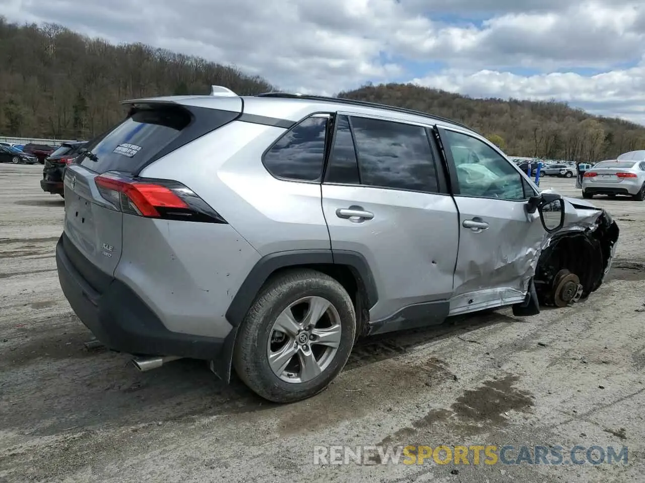 3 Photograph of a damaged car 2T3P1RFV0RC437820 TOYOTA RAV4 2024