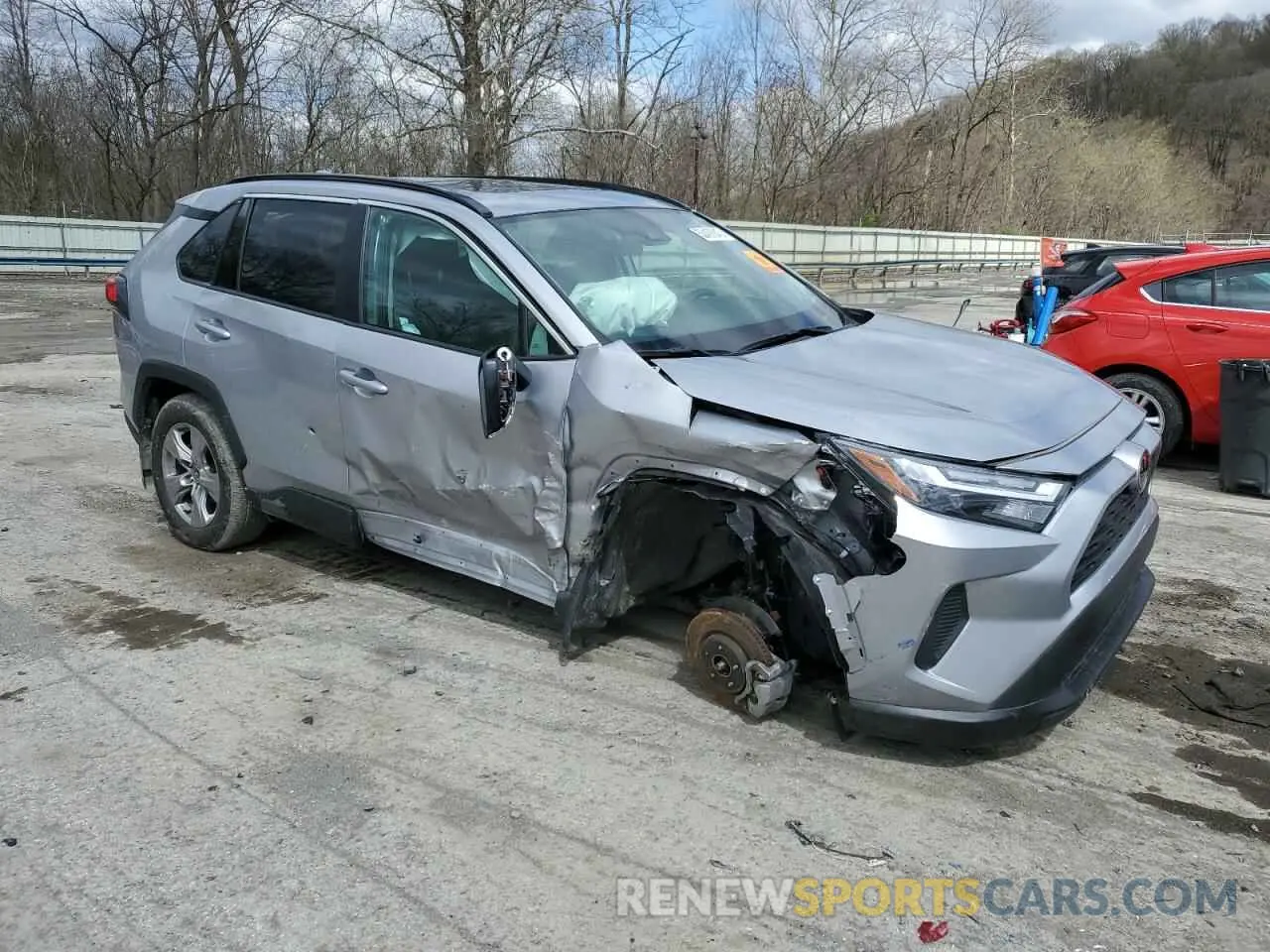4 Photograph of a damaged car 2T3P1RFV0RC437820 TOYOTA RAV4 2024