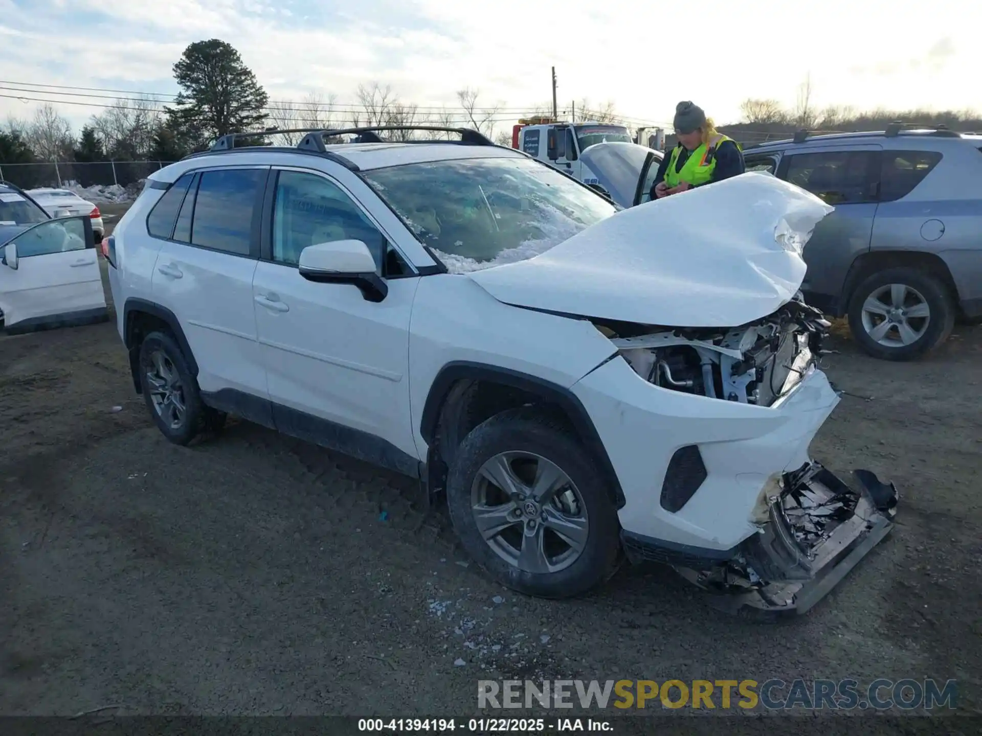 1 Photograph of a damaged car 2T3P1RFV0RC447702 TOYOTA RAV4 2024