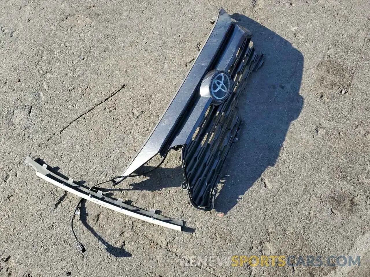 15 Photograph of a damaged car 2T3P1RFV0RC449191 TOYOTA RAV4 2024