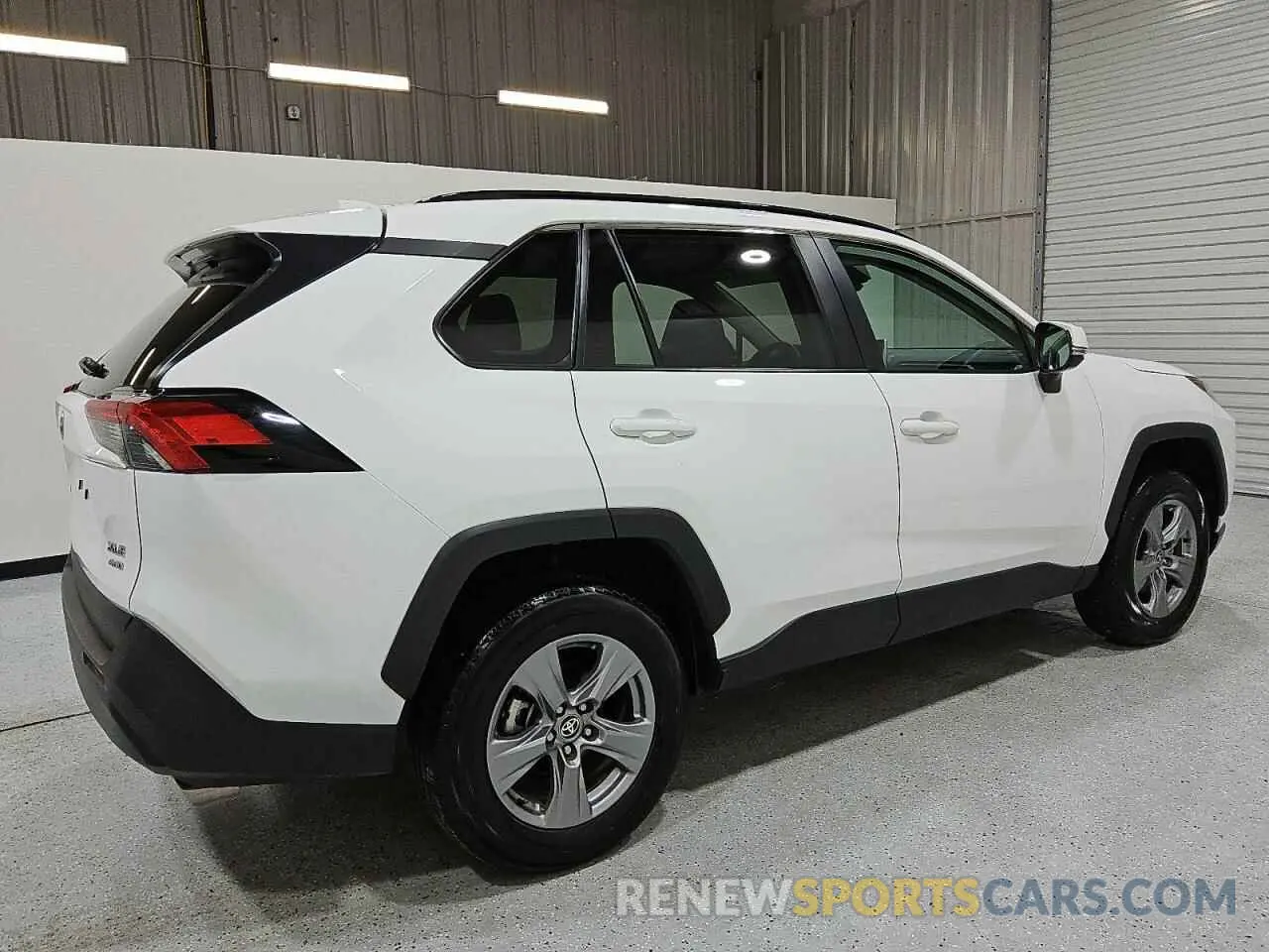 3 Photograph of a damaged car 2T3P1RFV0RW437959 TOYOTA RAV4 2024
