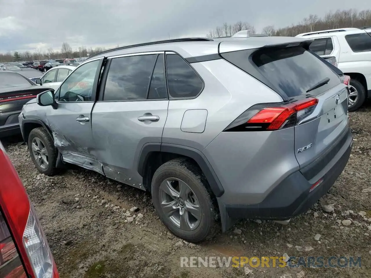 2 Photograph of a damaged car 2T3P1RFV0RW462621 TOYOTA RAV4 2024