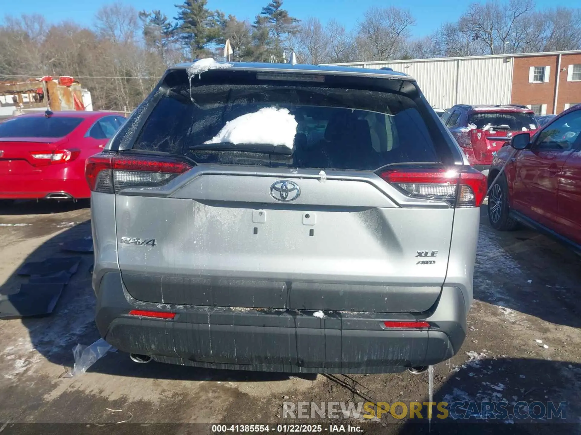 15 Photograph of a damaged car 2T3P1RFV0RW474784 TOYOTA RAV4 2024
