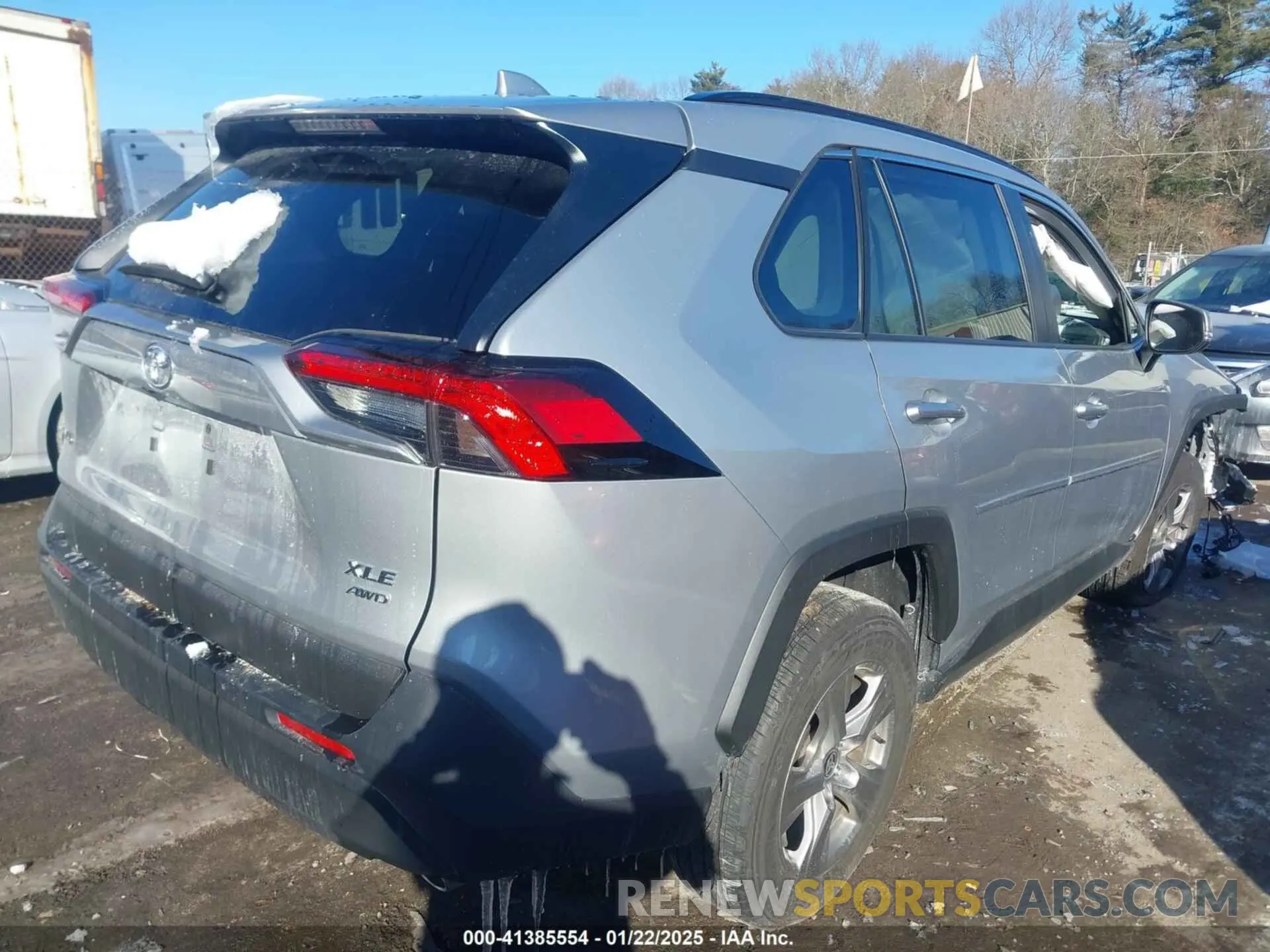 4 Photograph of a damaged car 2T3P1RFV0RW474784 TOYOTA RAV4 2024