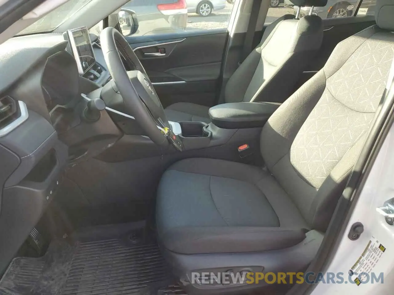 7 Photograph of a damaged car 2T3P1RFV0RW480195 TOYOTA RAV4 2024