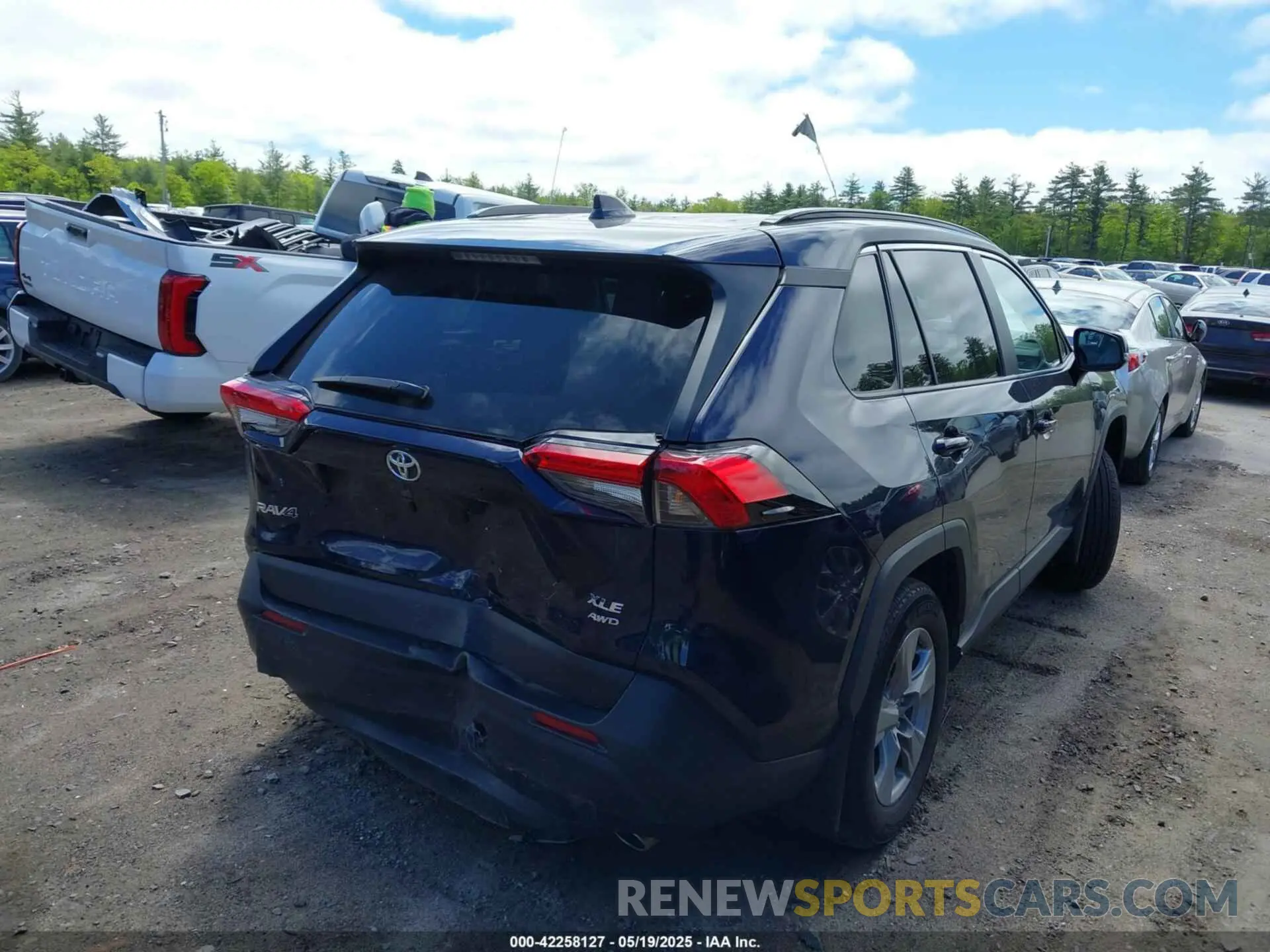 4 Photograph of a damaged car 2T3P1RFV0RW482707 TOYOTA RAV4 2024