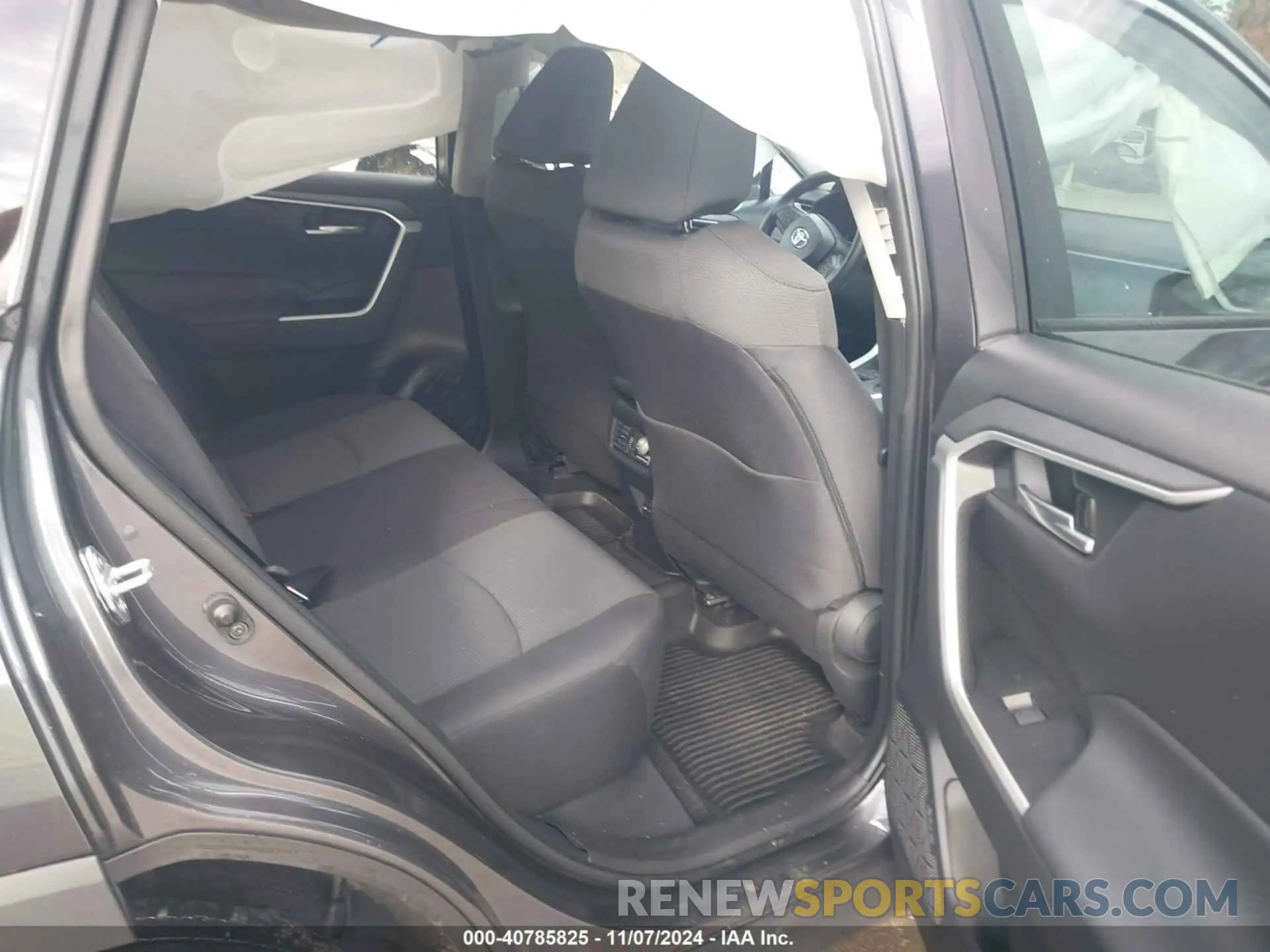 8 Photograph of a damaged car 2T3P1RFV1RC408780 TOYOTA RAV4 2024