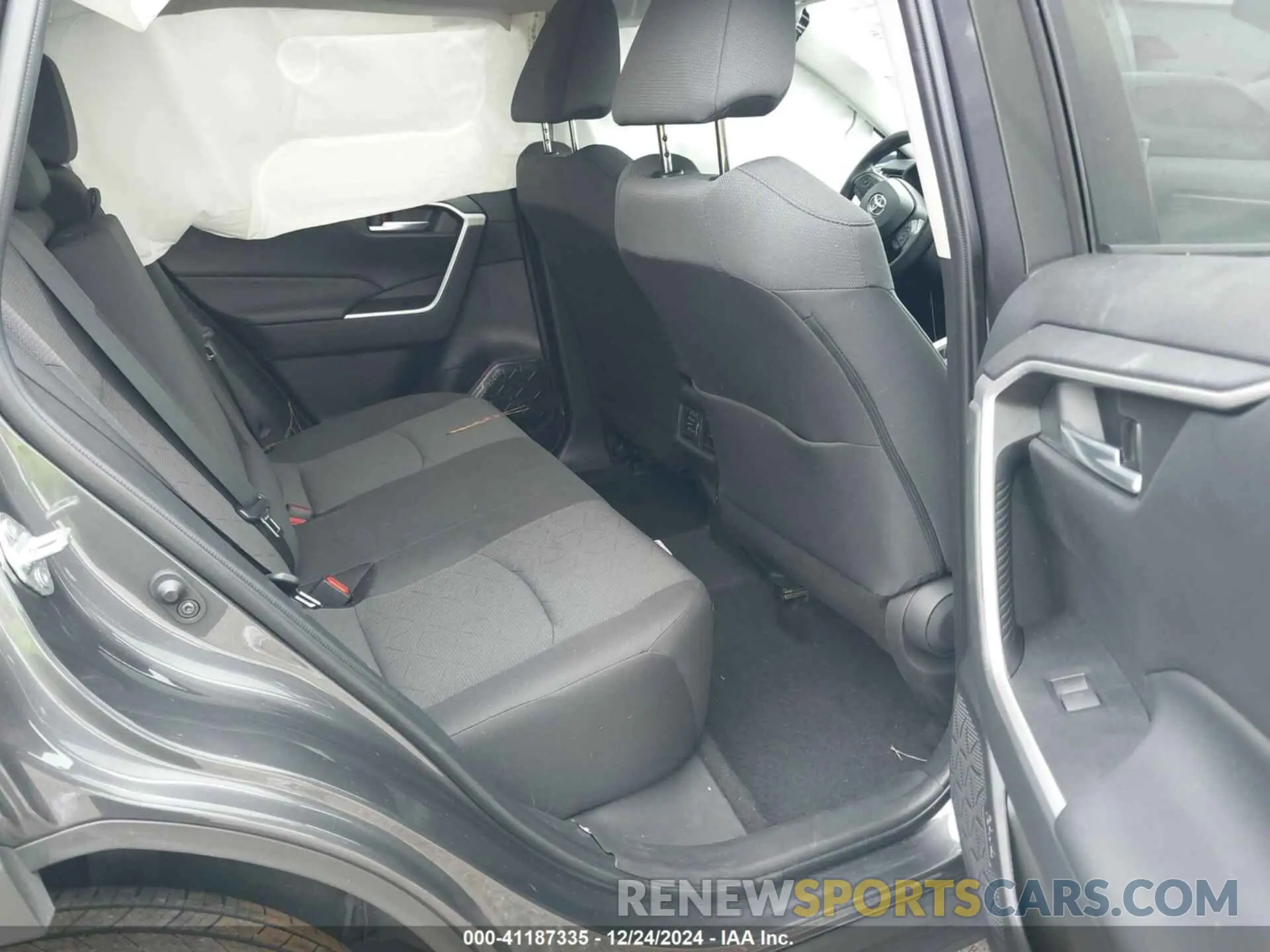 8 Photograph of a damaged car 2T3P1RFV1RW422693 TOYOTA RAV4 2024